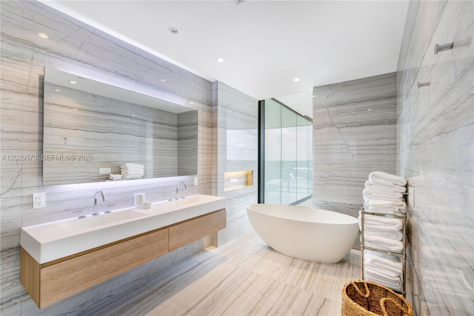 8701 Collins Avenue – photo 4