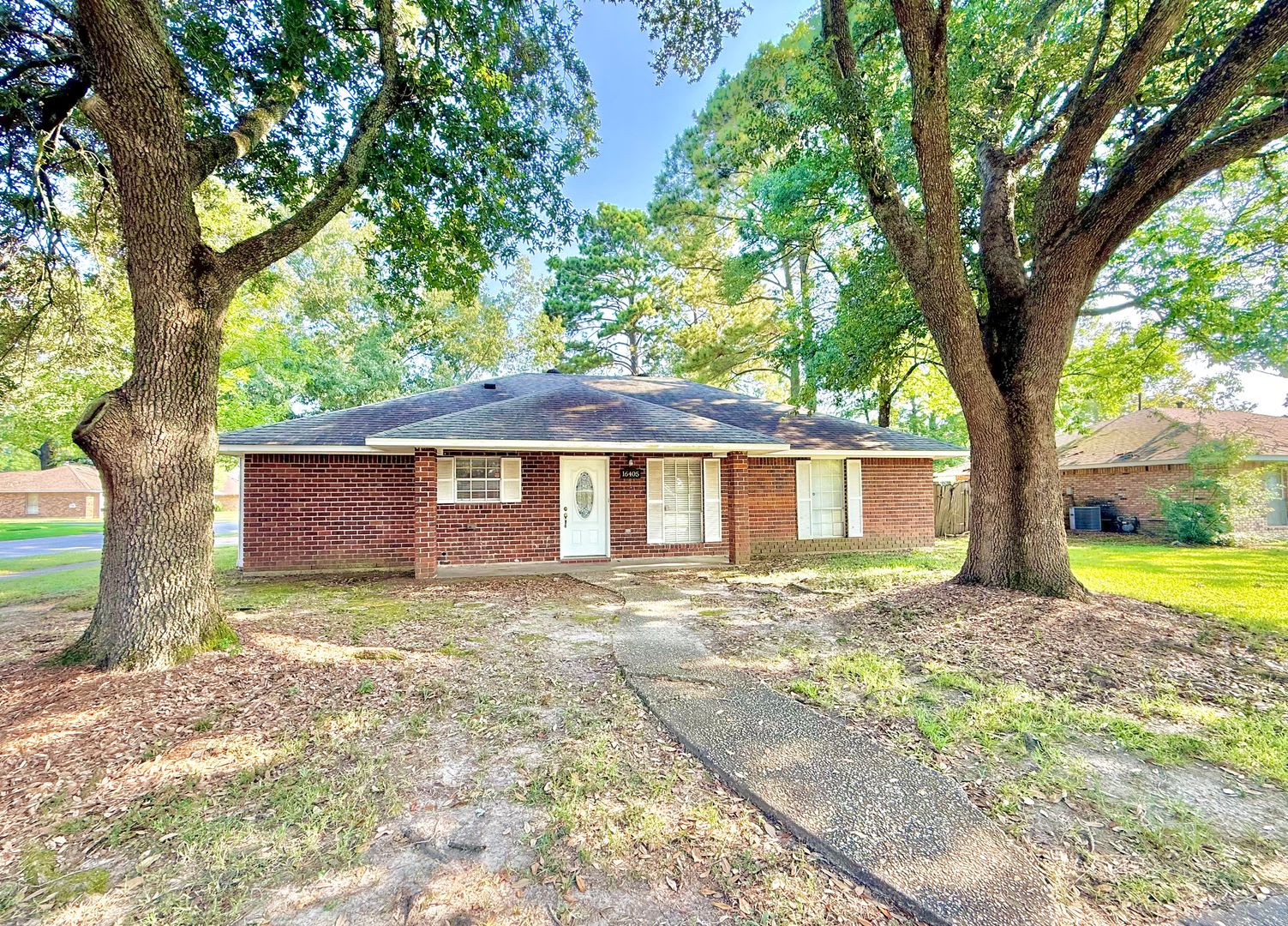 Spacious 4 Bedroom Home with Bonus Room in O'Neal Place – photo 2