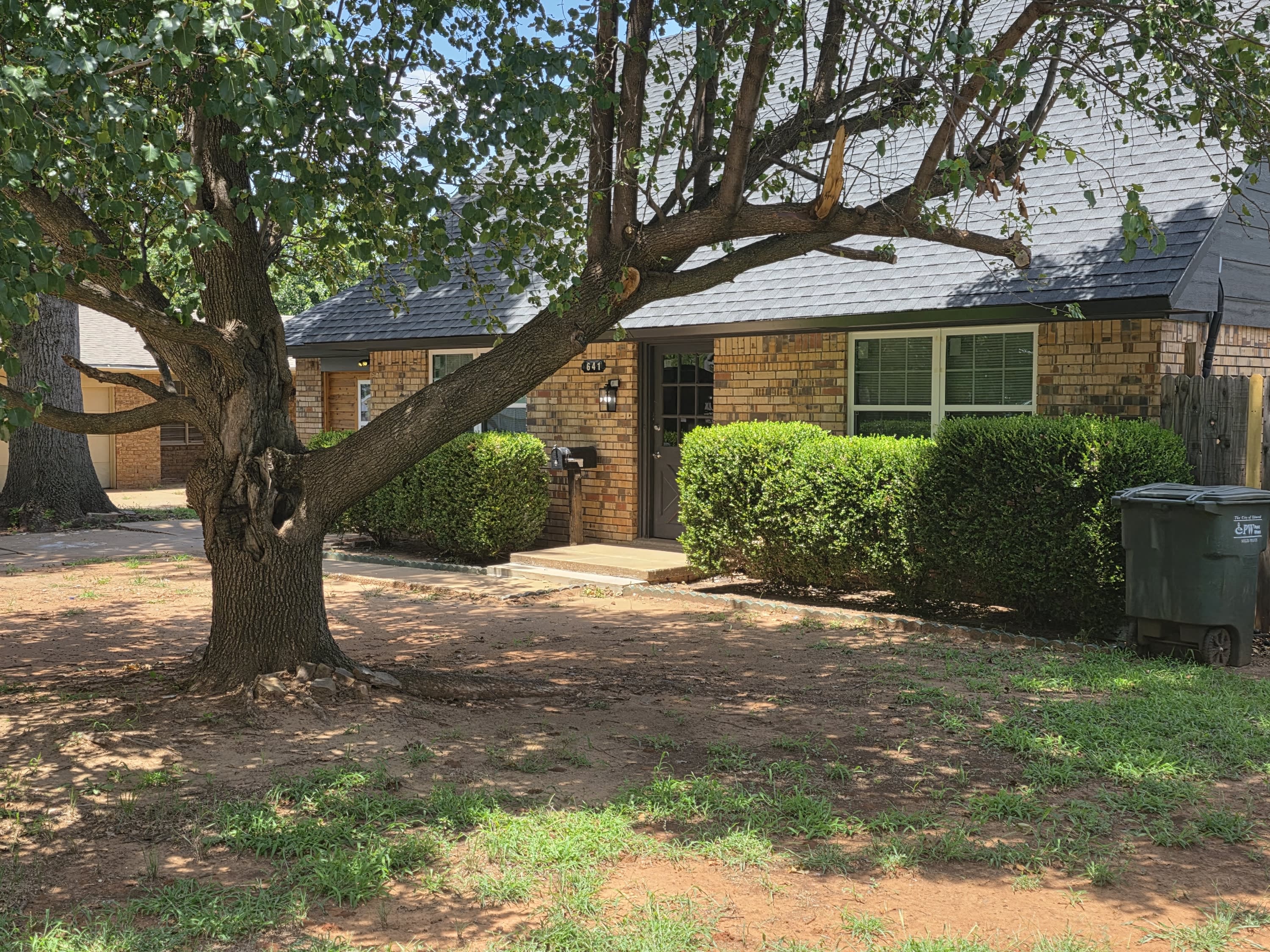 641 Redstone Avenue – photo 2