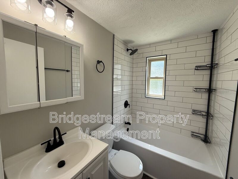 1233 Lytle Lane – photo 5