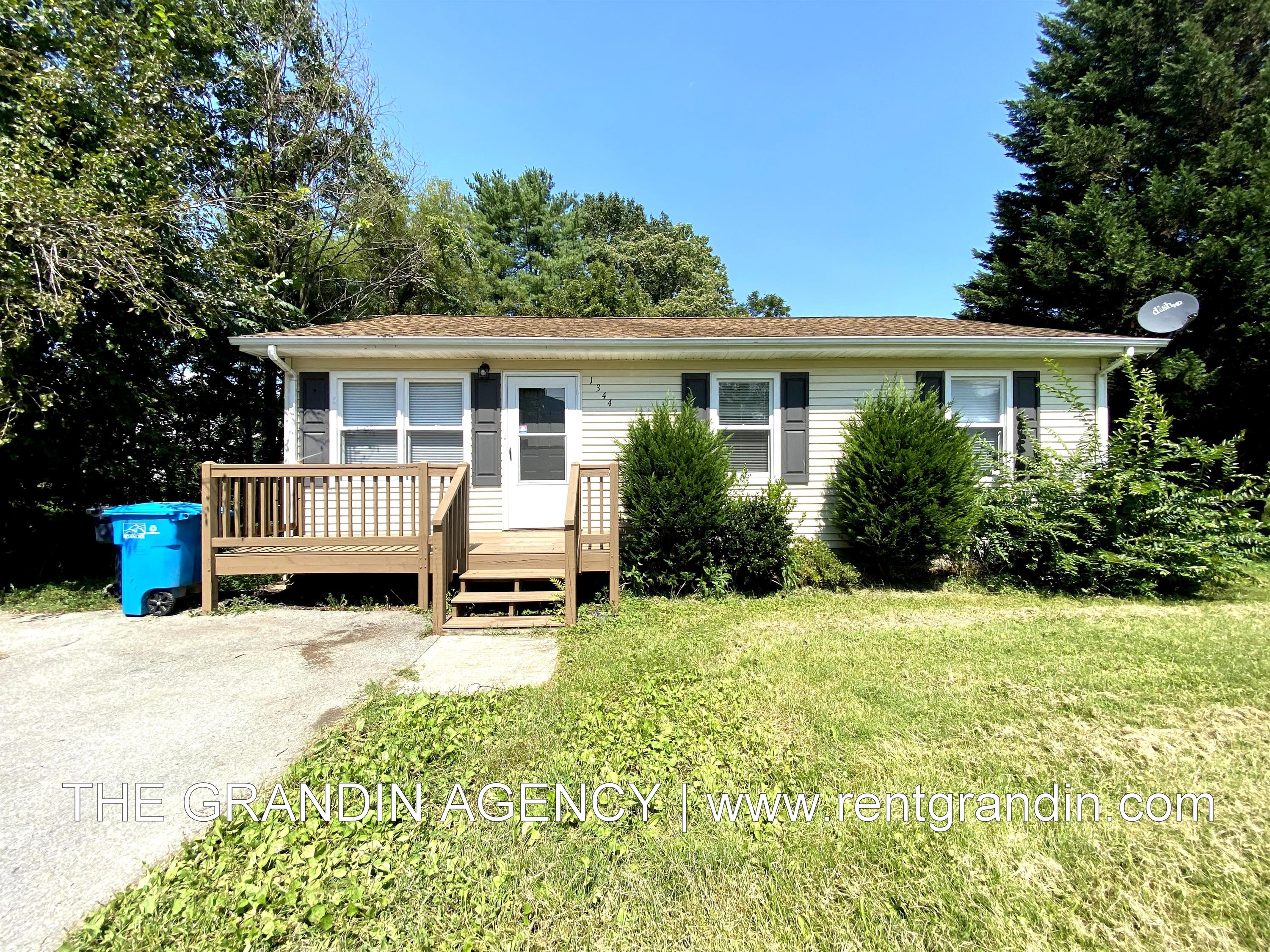 1344 Mabry Avenue Southeast – photo 1