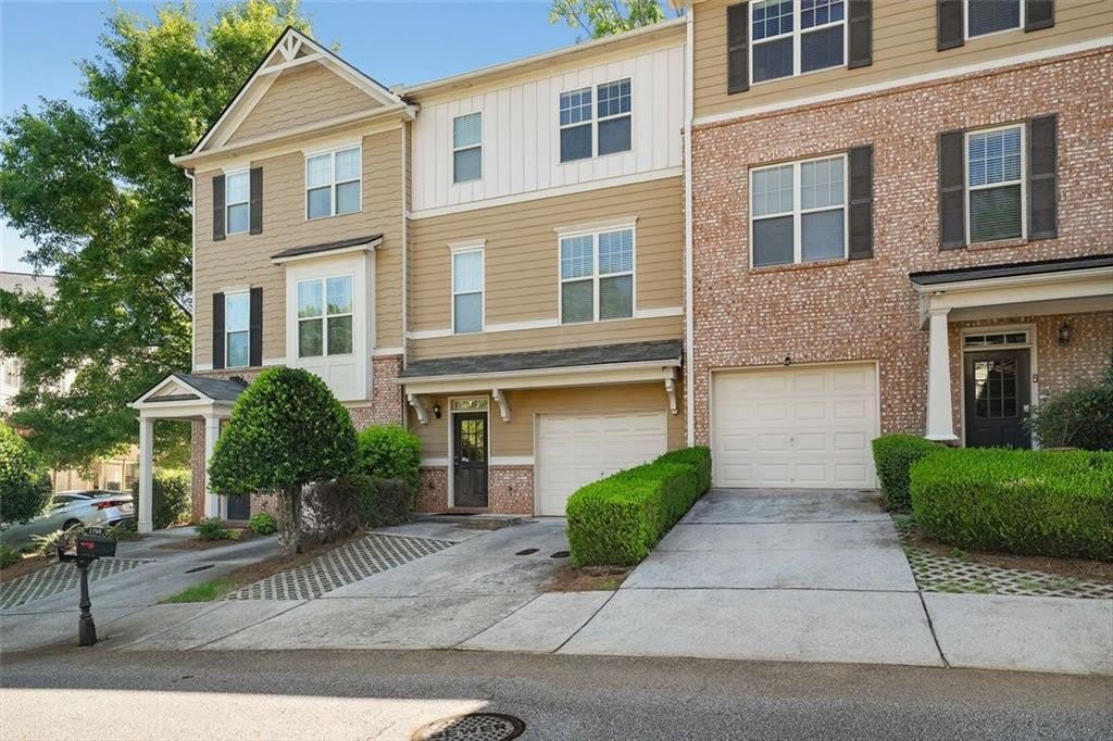 1798 Oakbrook Lane NW – photo 3