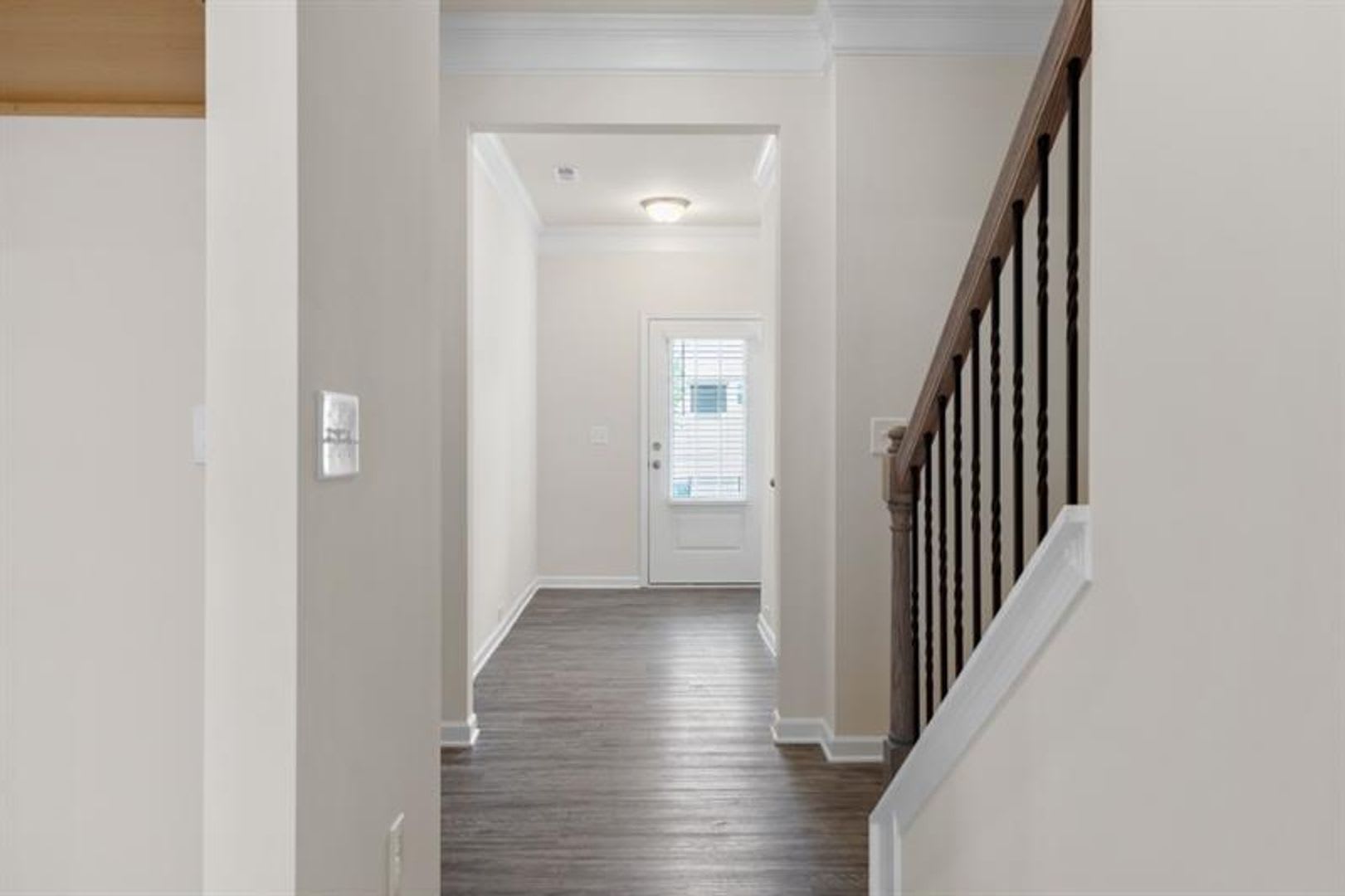 Like-New End-Unit Townhome – photo 5