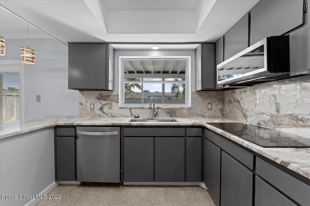 215 Marion Street – photo 2