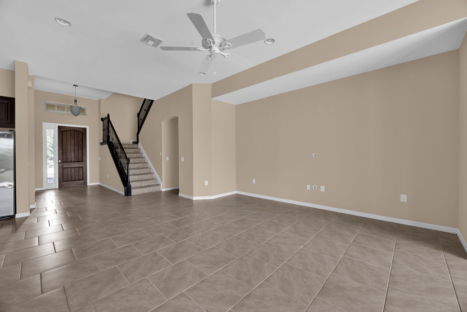SINGLE FAMILY POOL HOME – photo 3