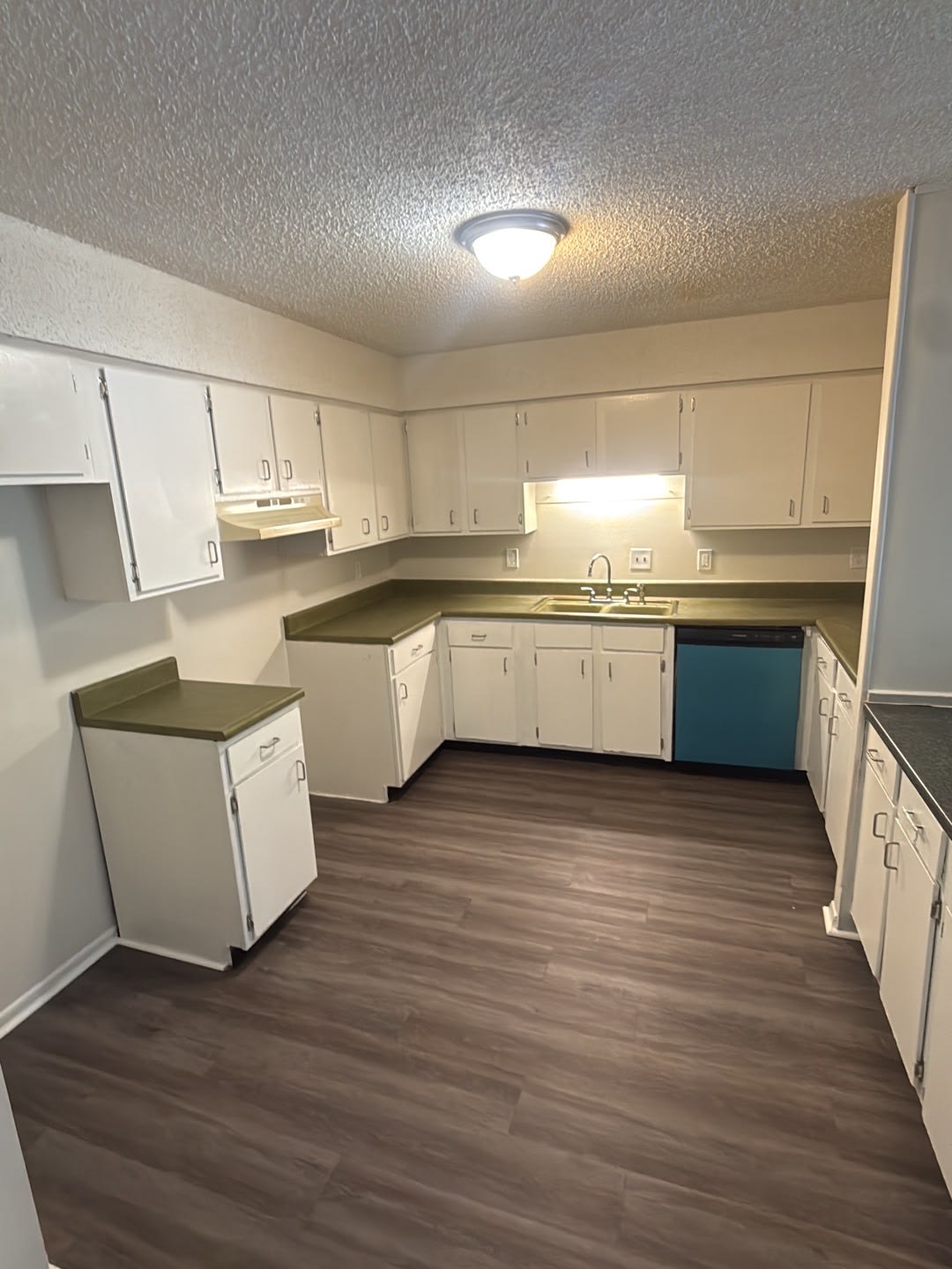 1083 Harold Drive – photo 1