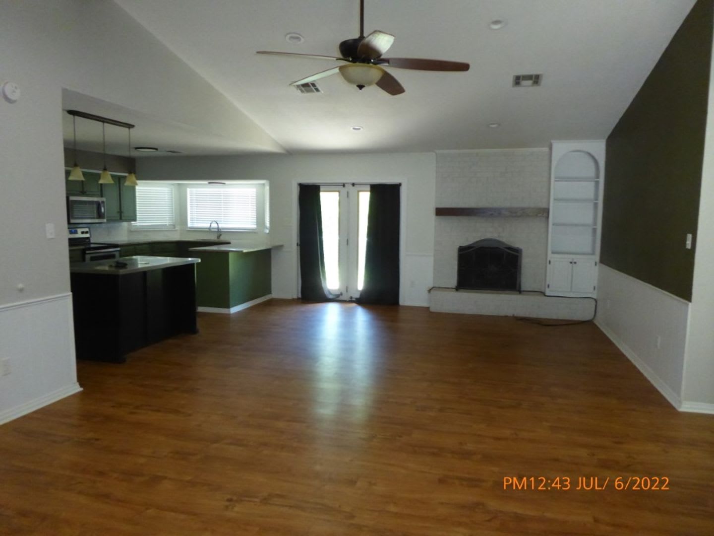 2315 NE Village Dr – photo 2