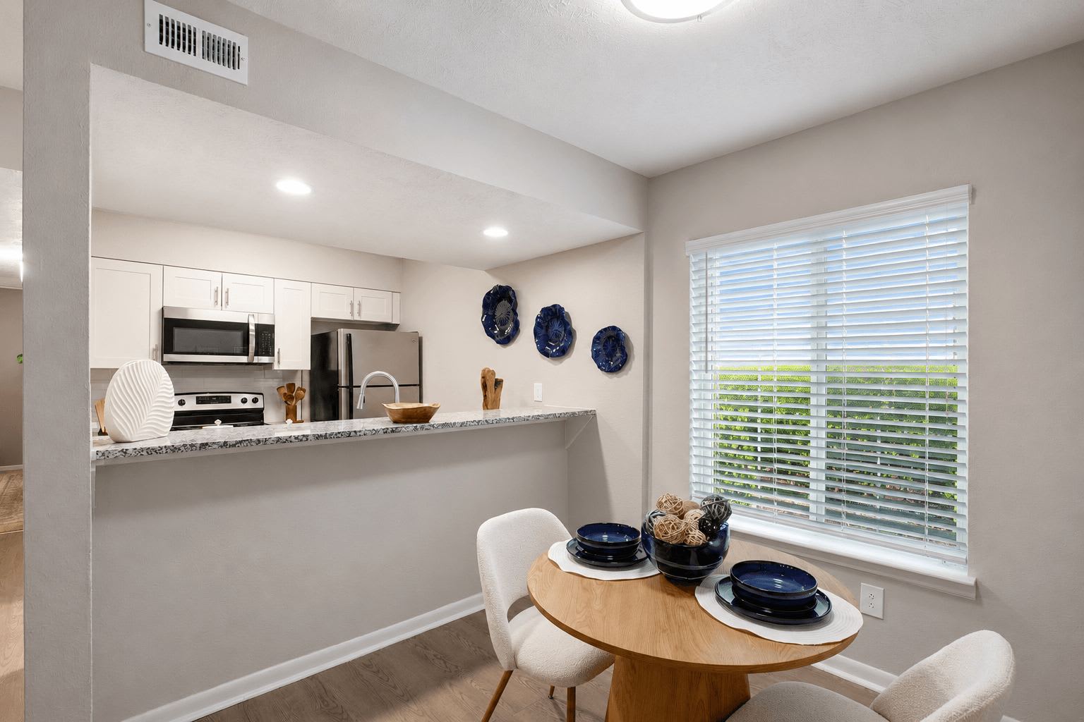 Waters Edge Apartments – photo 1
