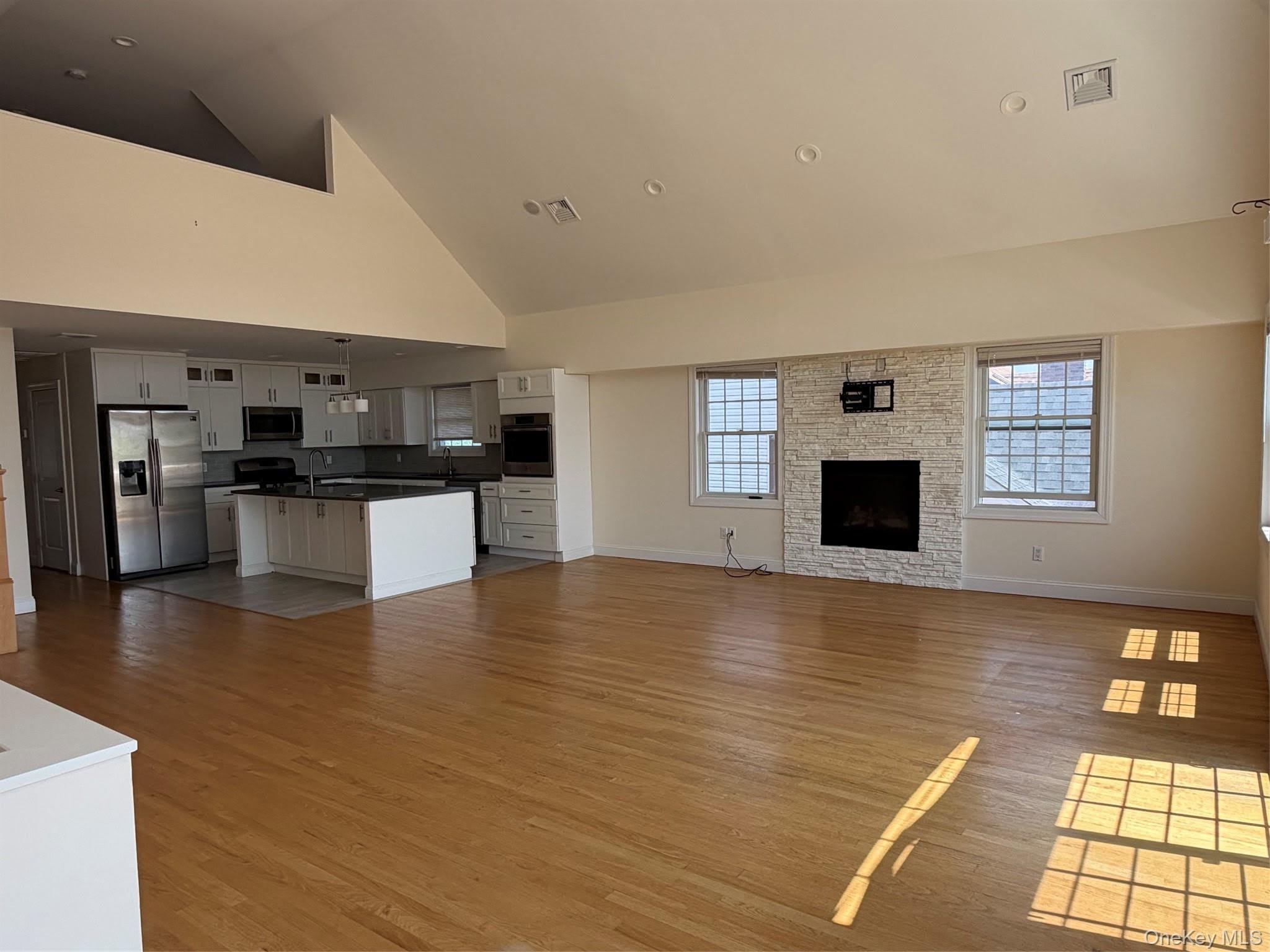 621 E Olive Street – photo 5