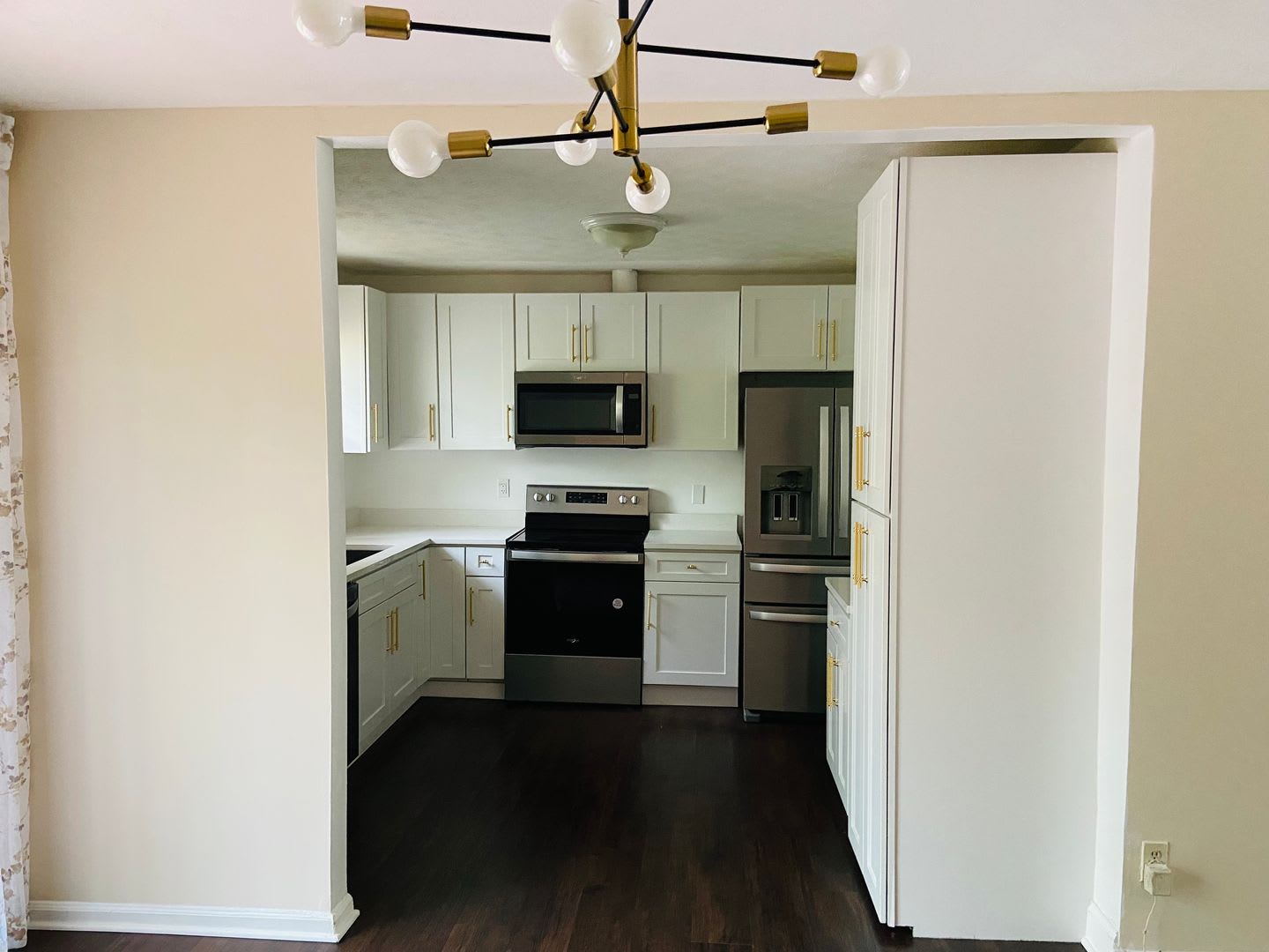 3 bedrooms /2 bath Condo Available Now – photo 5