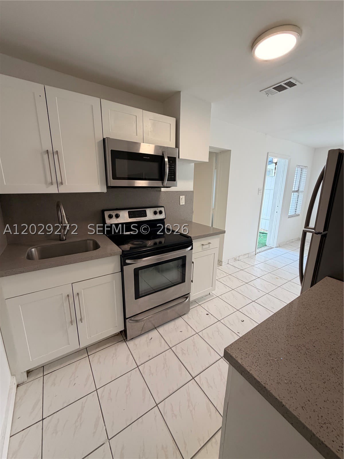 2420 NW 31st St – photo 5