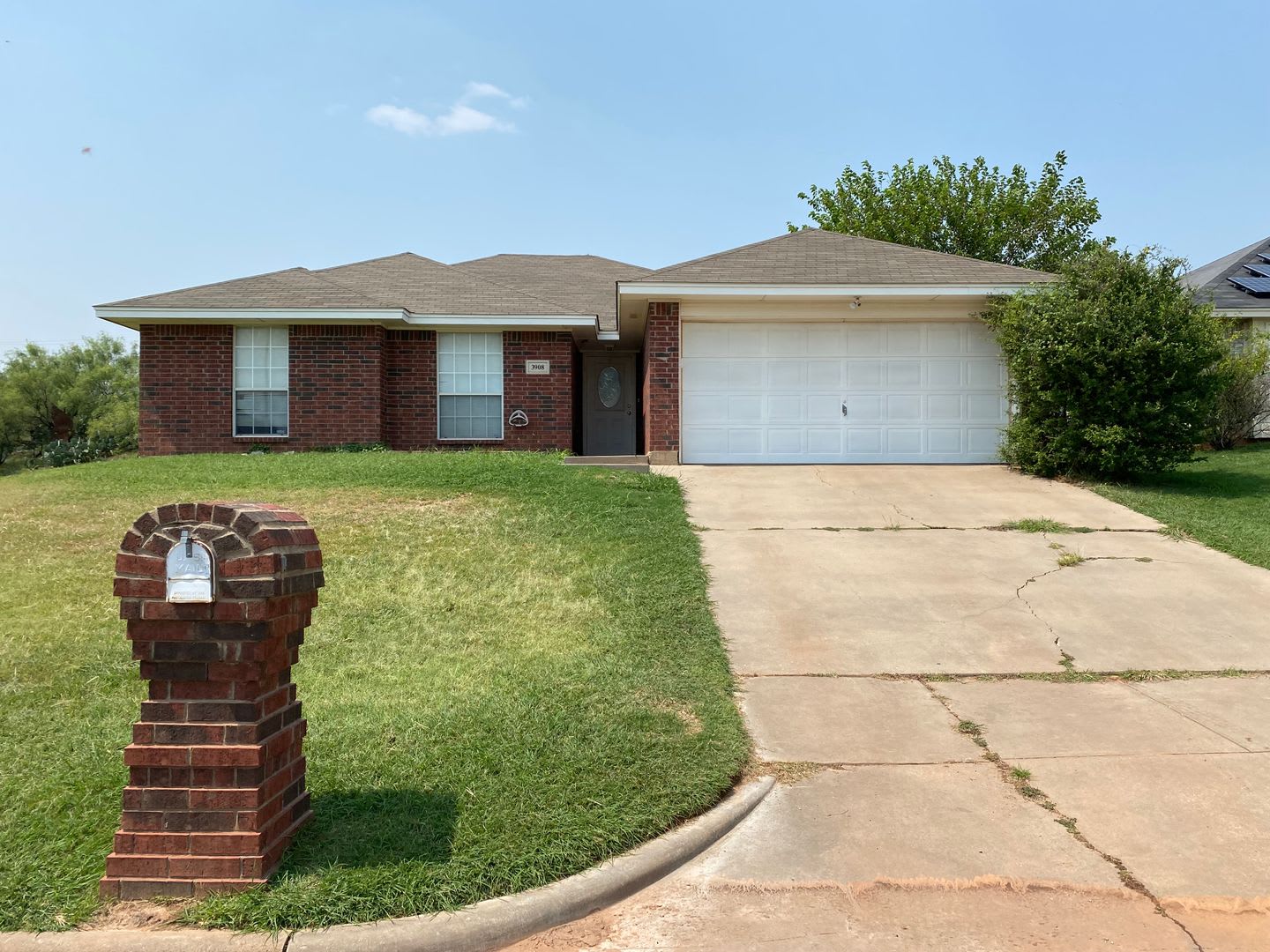 3 Bed 2 Bath – photo 1