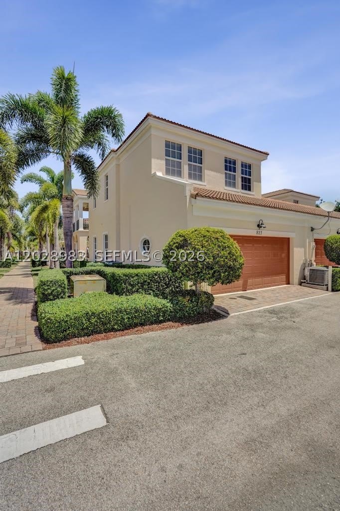 823 NW 82nd Ln – photo 5