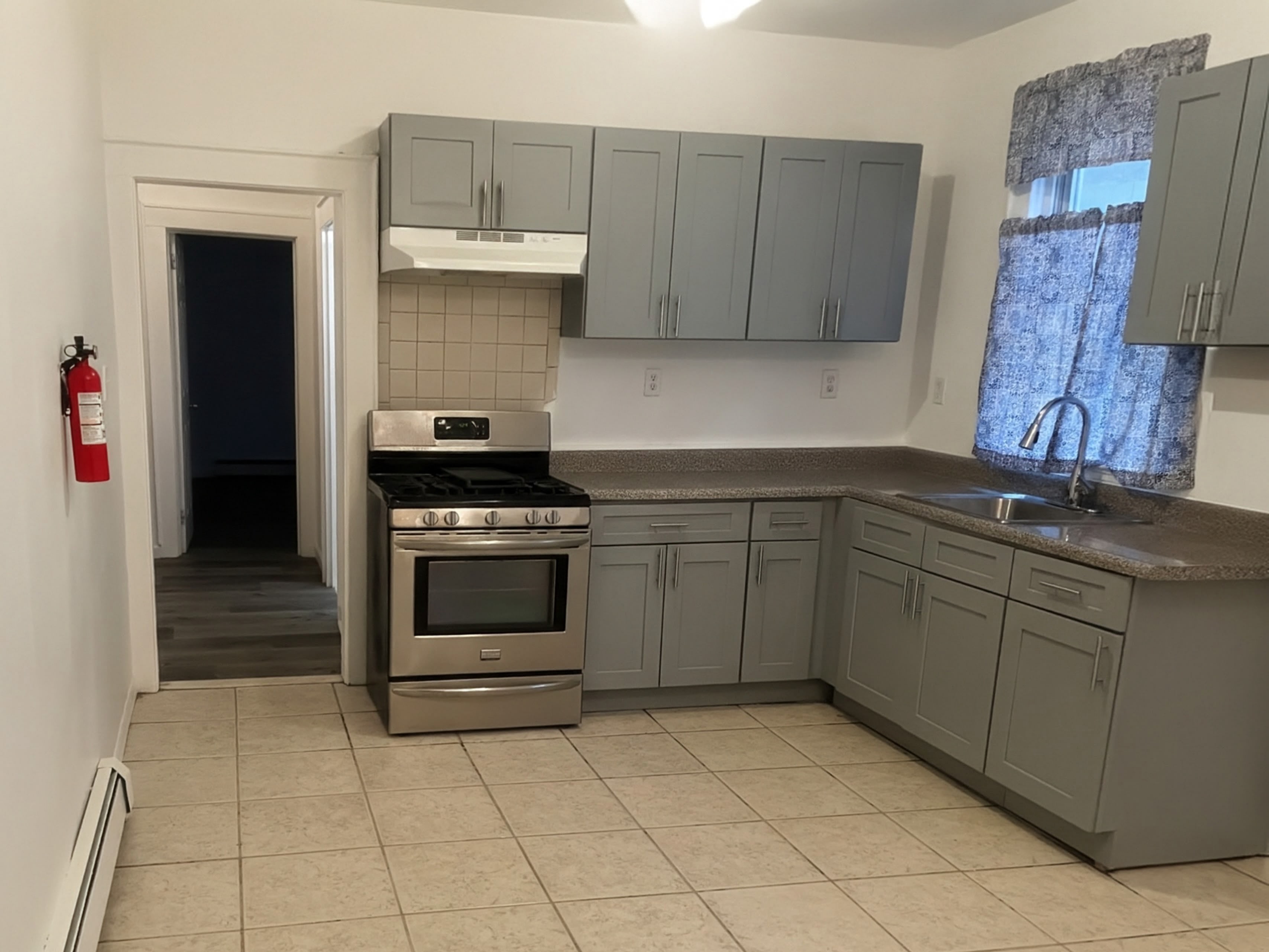 105 Lyons Avenue – photo 1