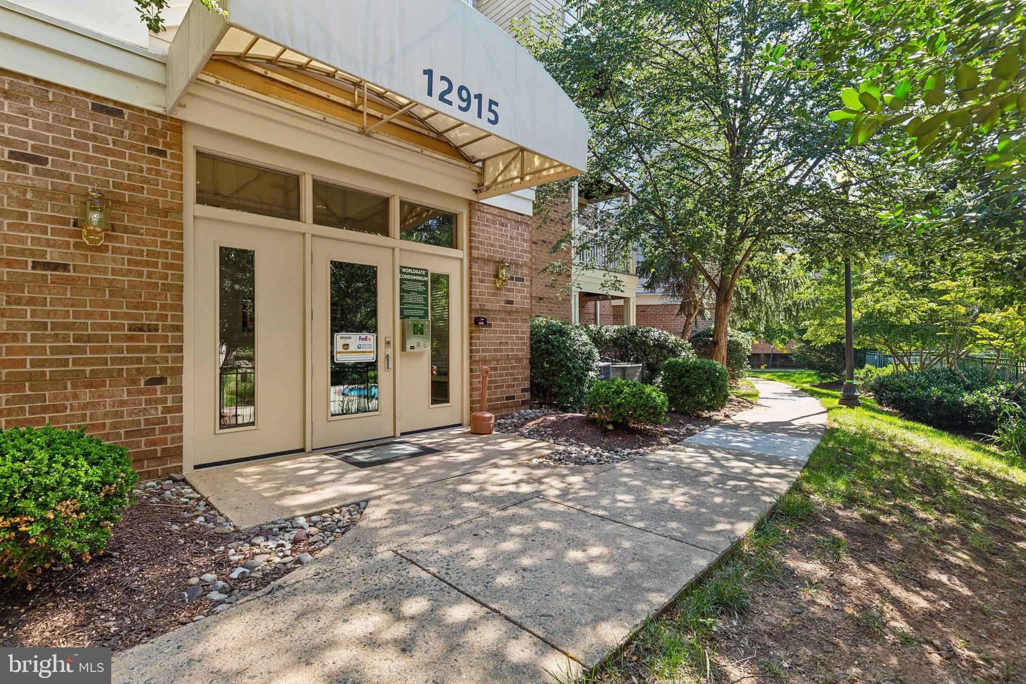 12915 ALTON Square – photo 5