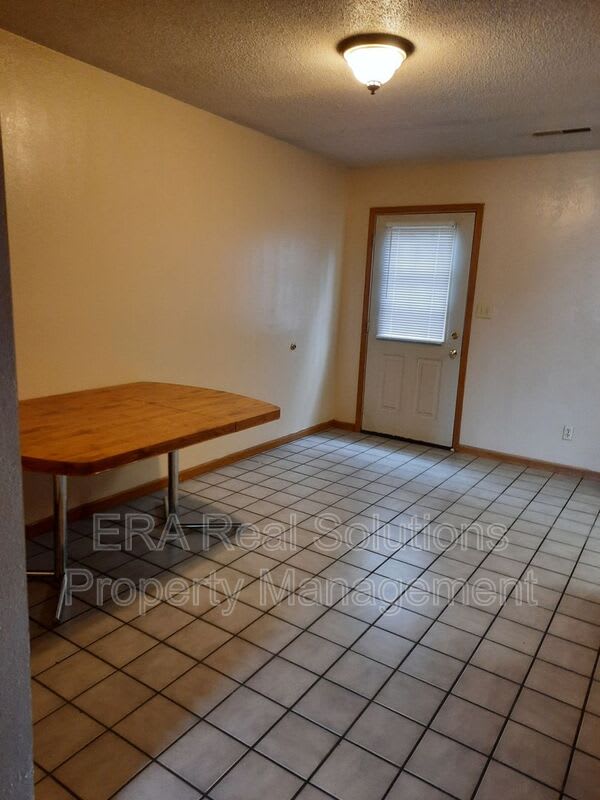 201 John St. – photo 4