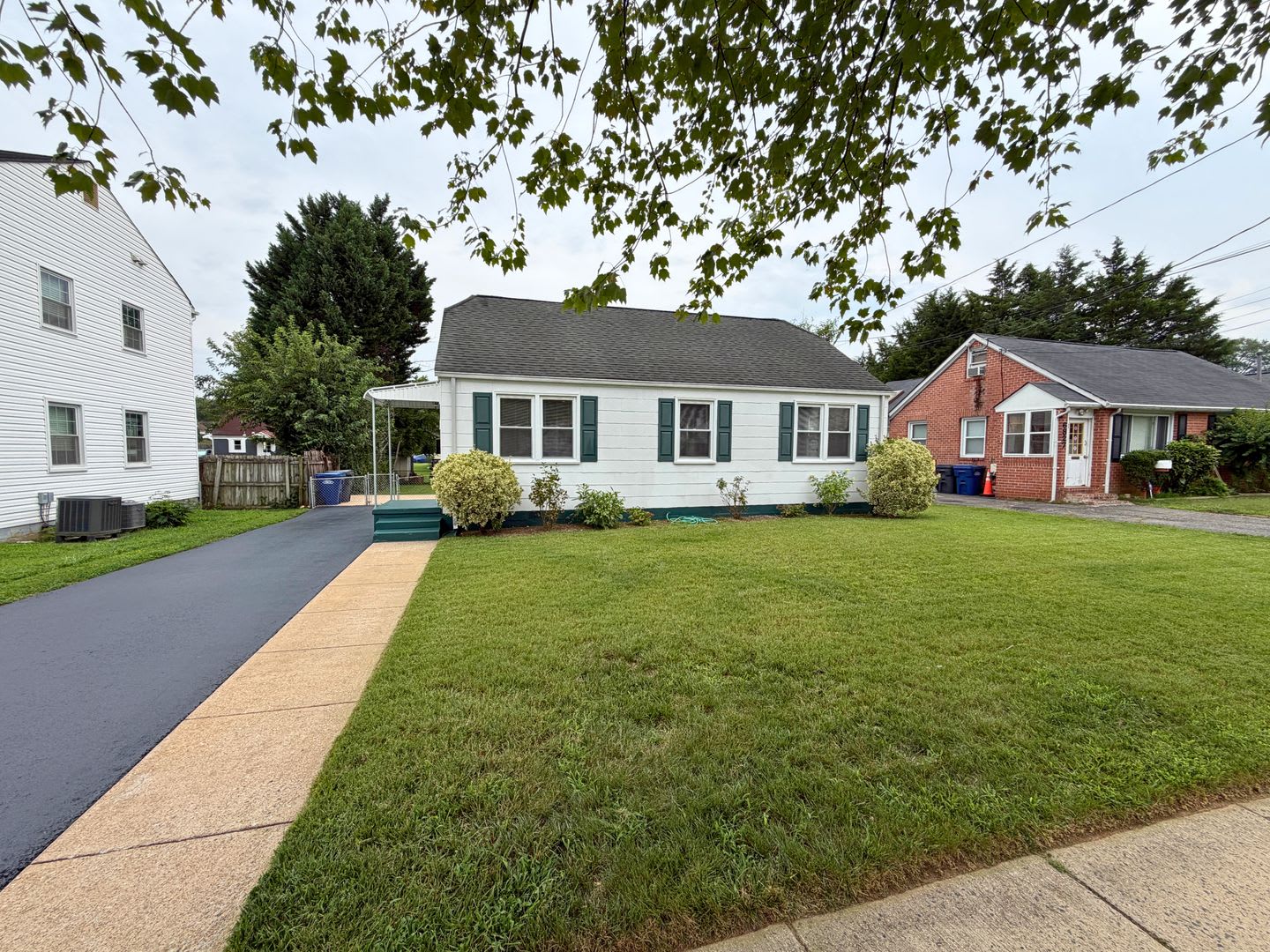 Immaculate 3 bedroom 1.5 bathroom Rambler home in Falls Church – photo 2