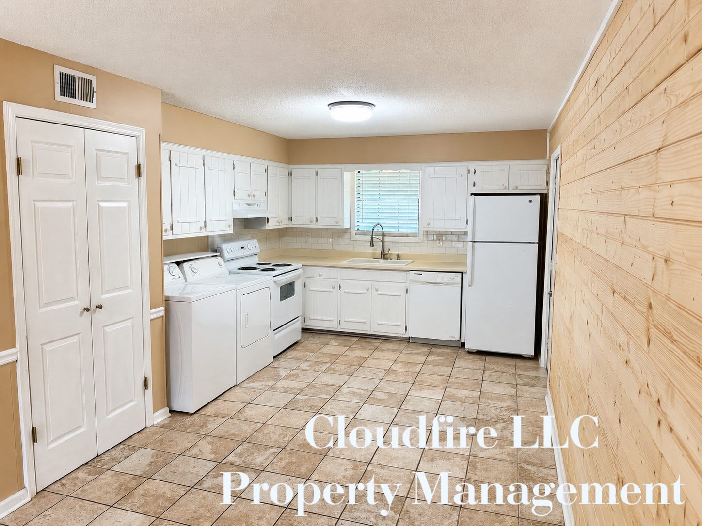 220 James Cir – photo 2