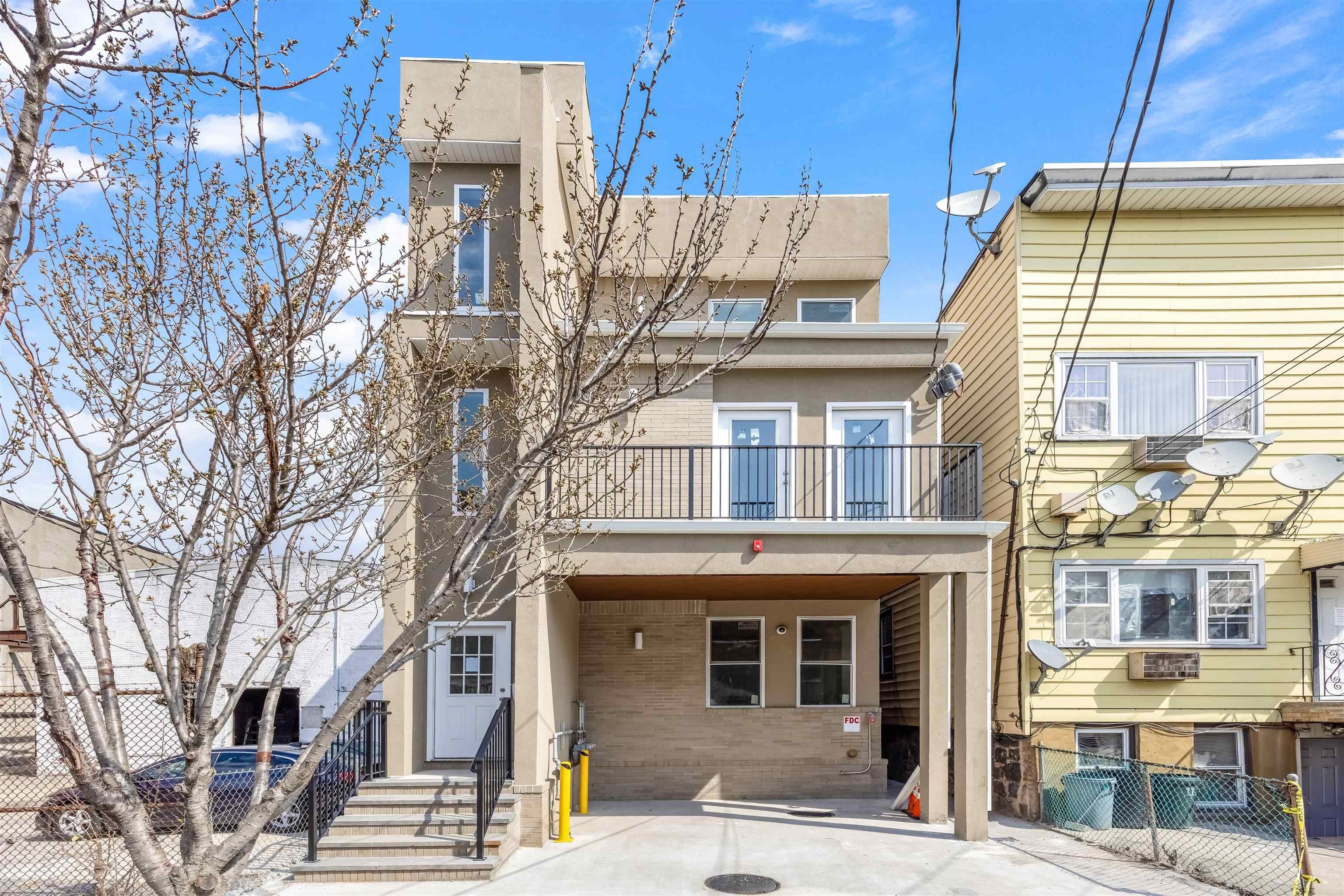 418 11TH ST – photo 1