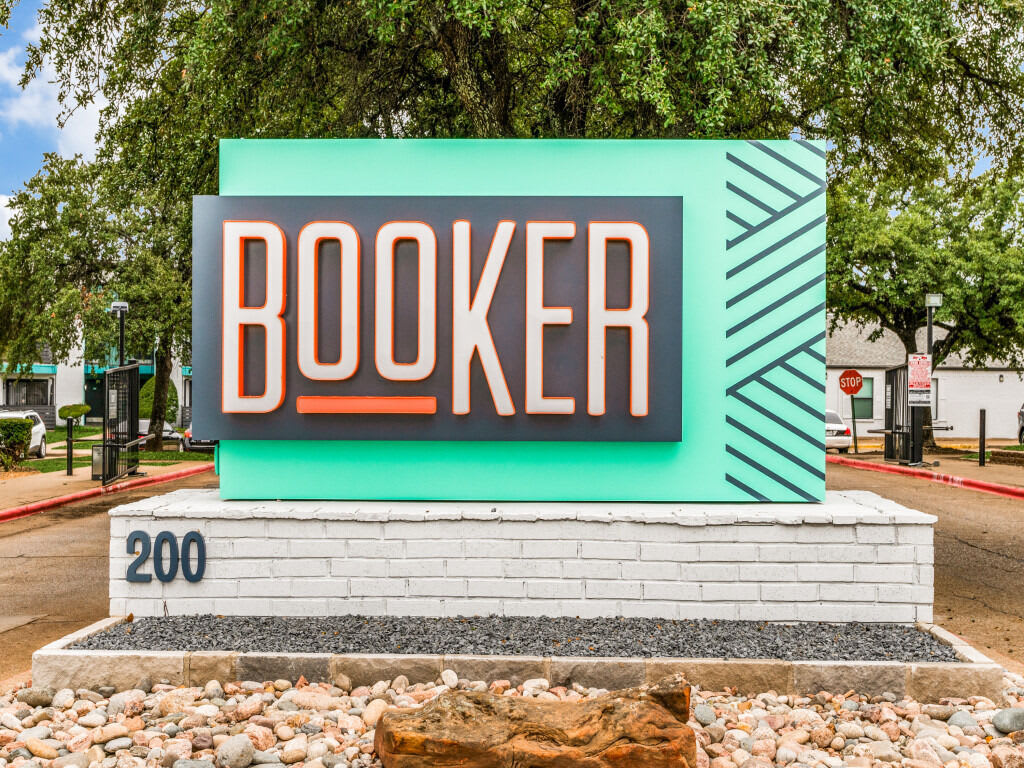 The Booker – photo 1