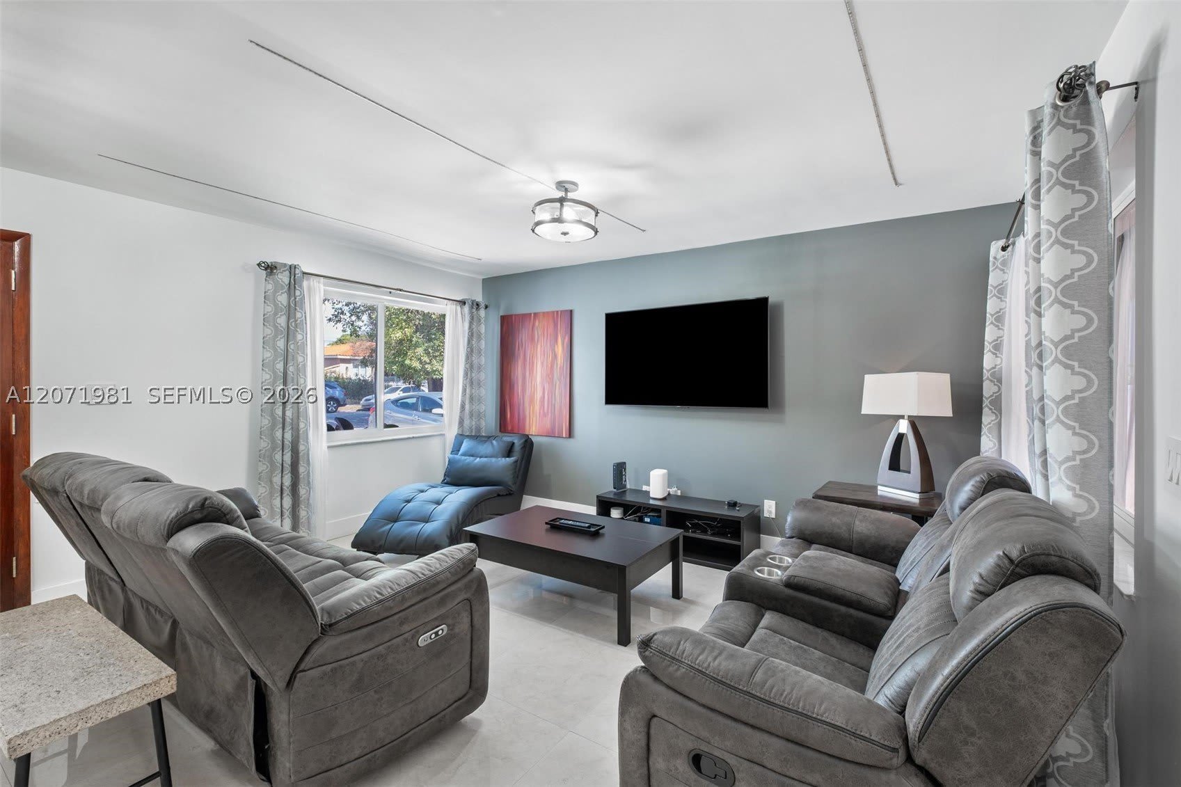 2430 SW 22nd Ter – photo 5