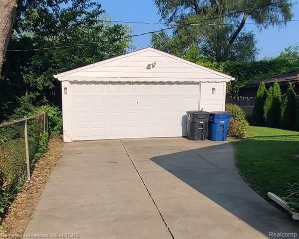 7297 Floral Street – photo 2