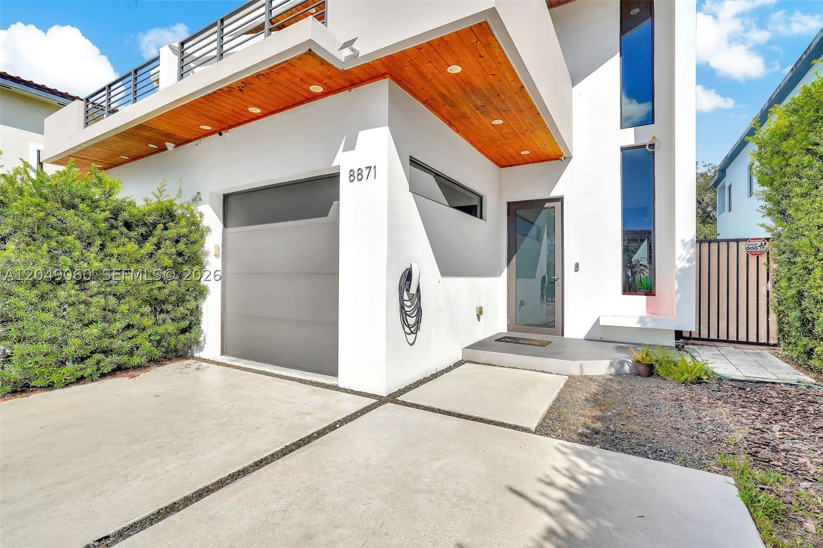 8871 SW 28th St – photo 2