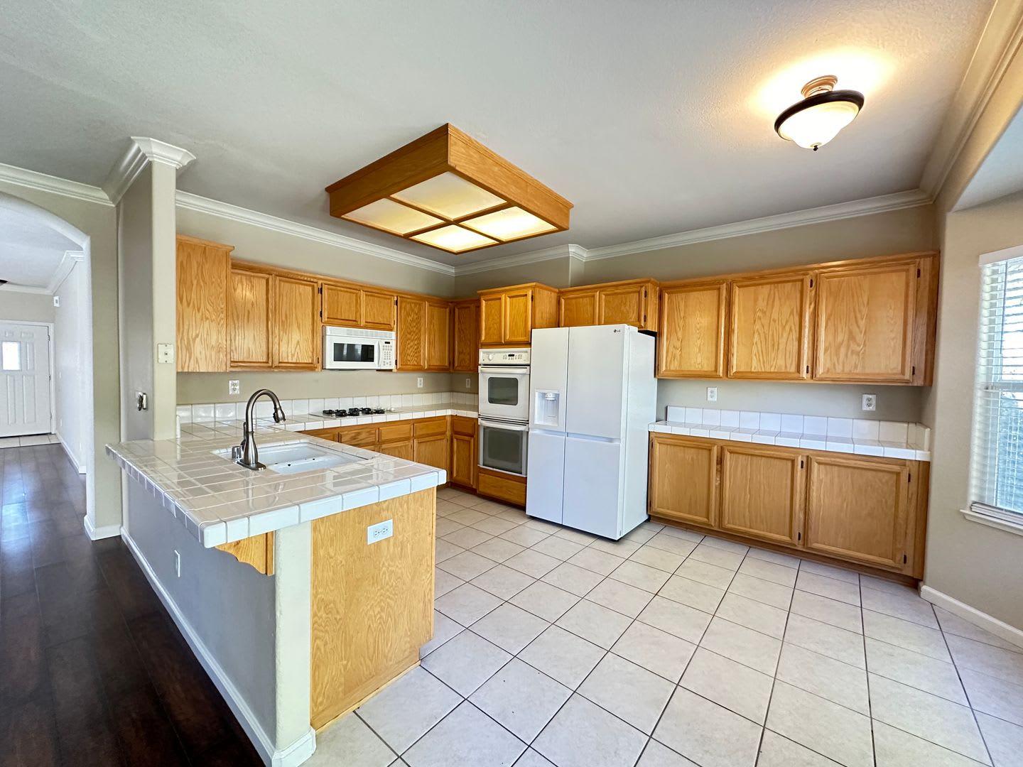 4 bed/ 2 ba house – photo 3