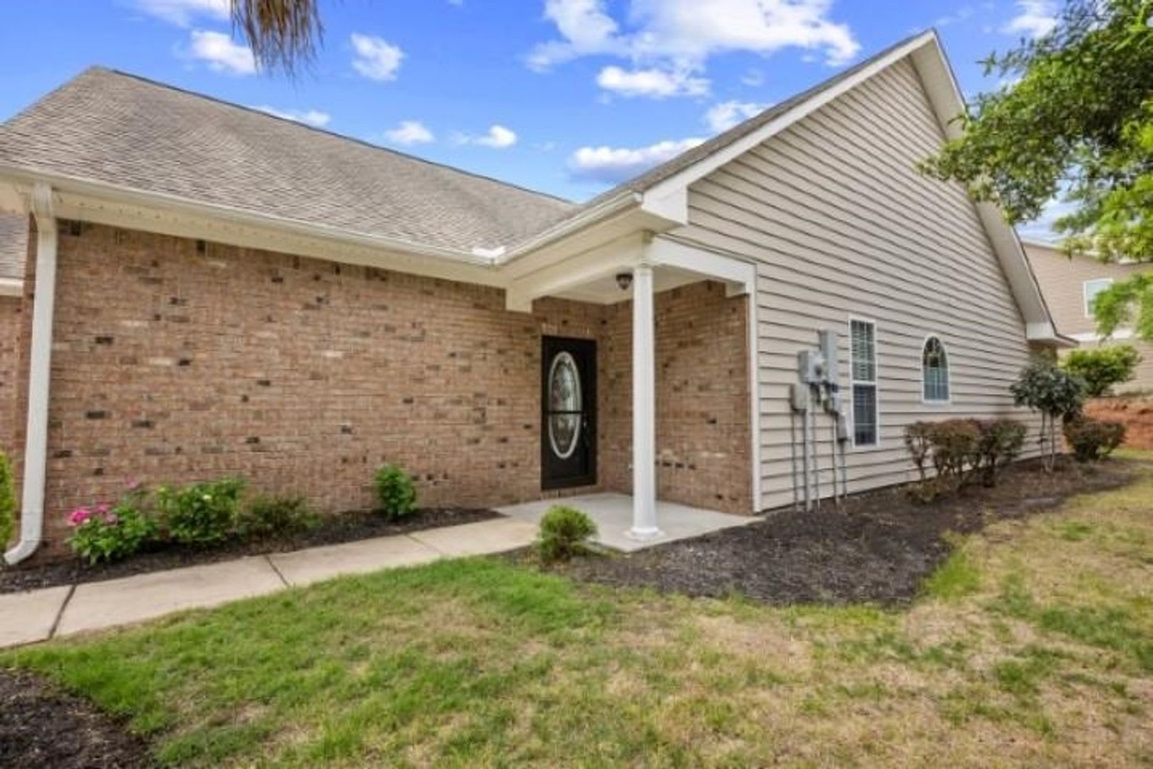 Surfside Beach Club Home!! Available Immediately! – photo 2