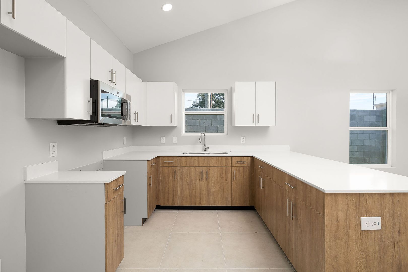Brand-New 3 Bedroom, 2 Bath Apartment for Rent – photo 4