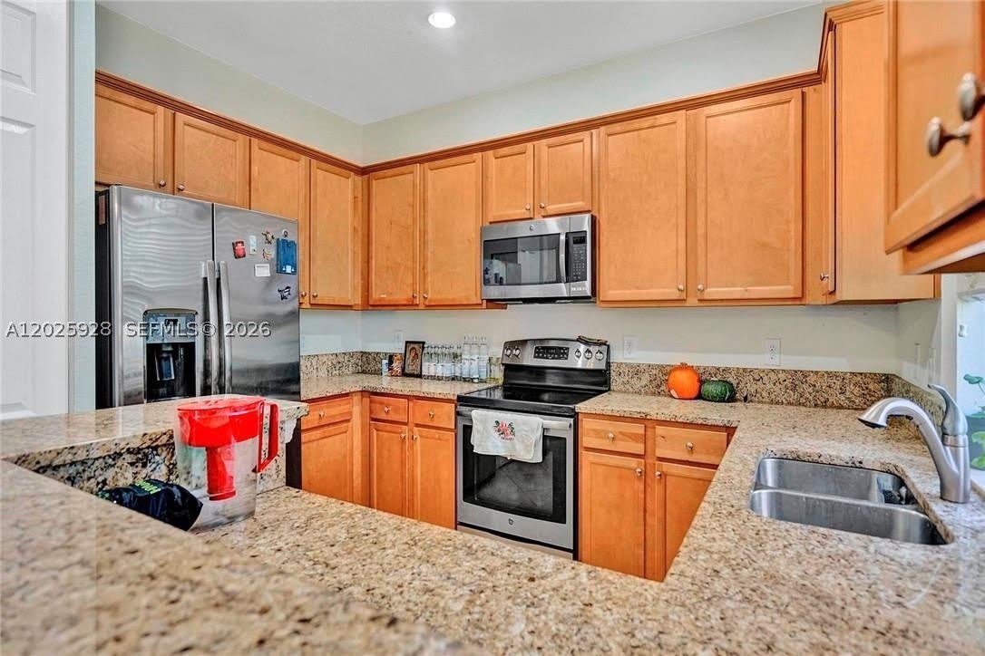 821 E Village Cir – photo 3