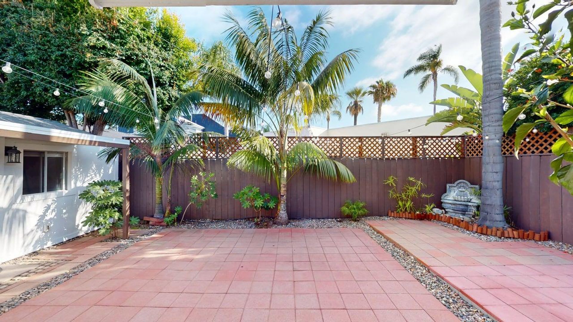 Rare And Private Coronado Back House With Expansive Patio Plus Casita – photo 3