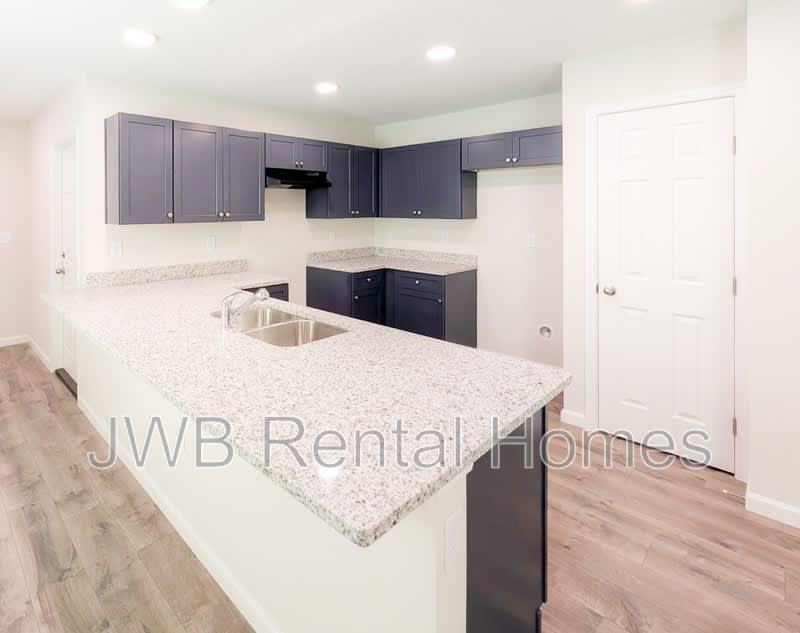 9097 India Ave – photo 2