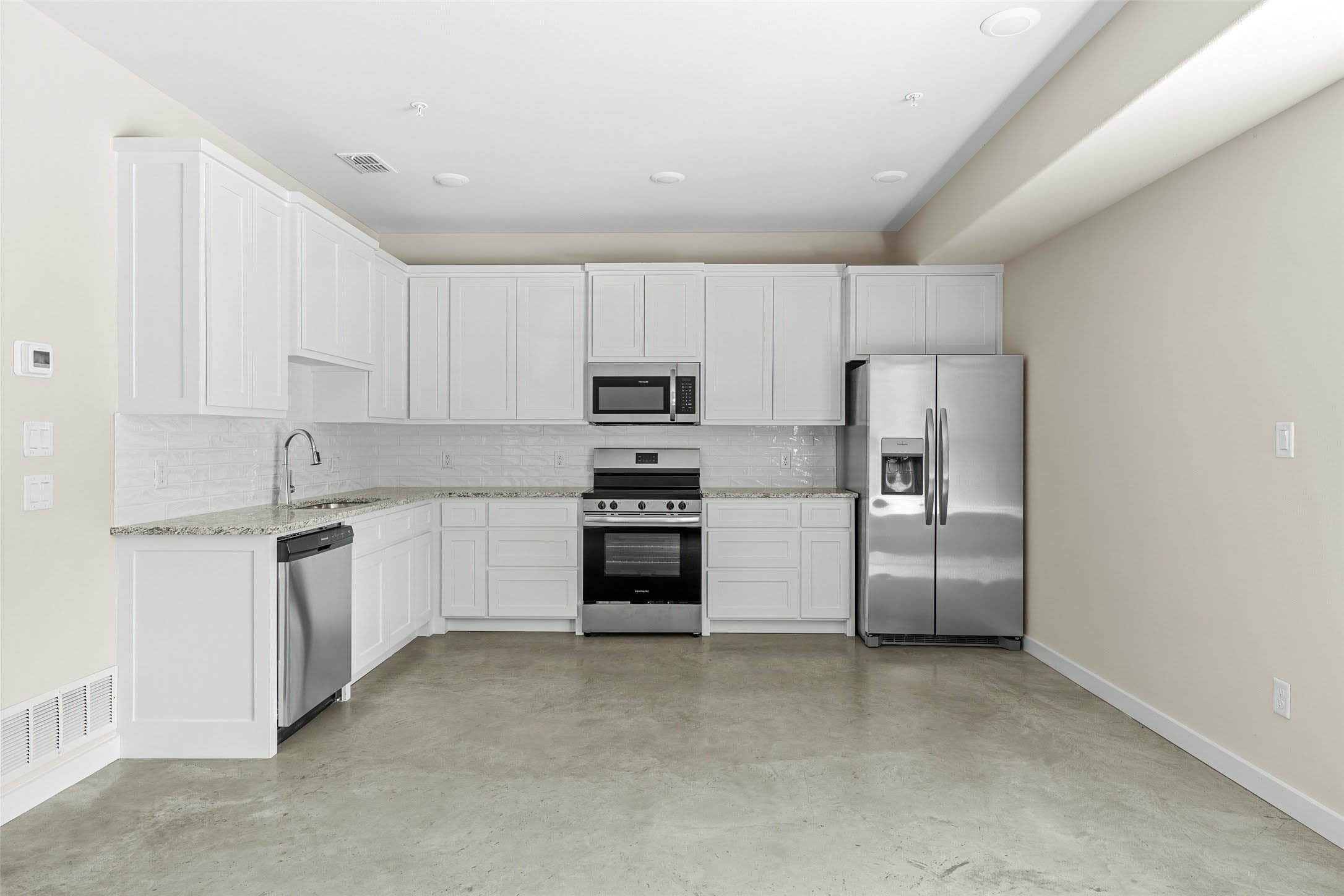 2290 W Tarleton Street – photo 4