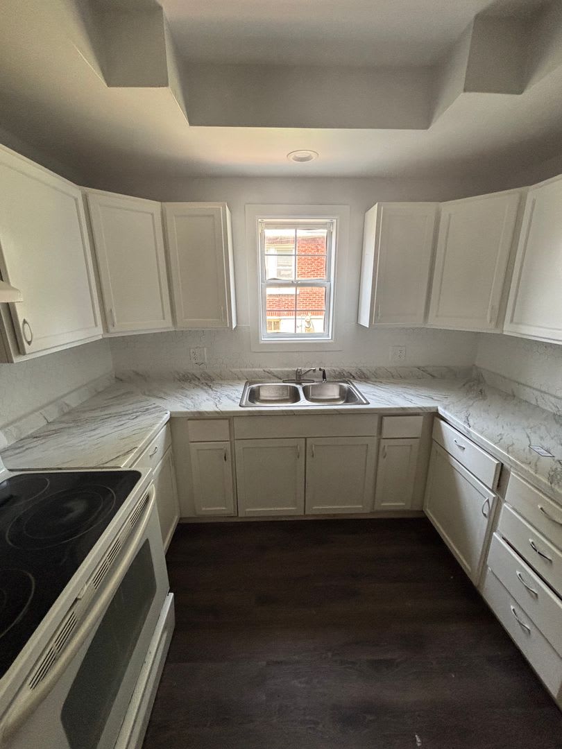 Charming 3-Bedroom Home Near Historic C-Street – photo 3