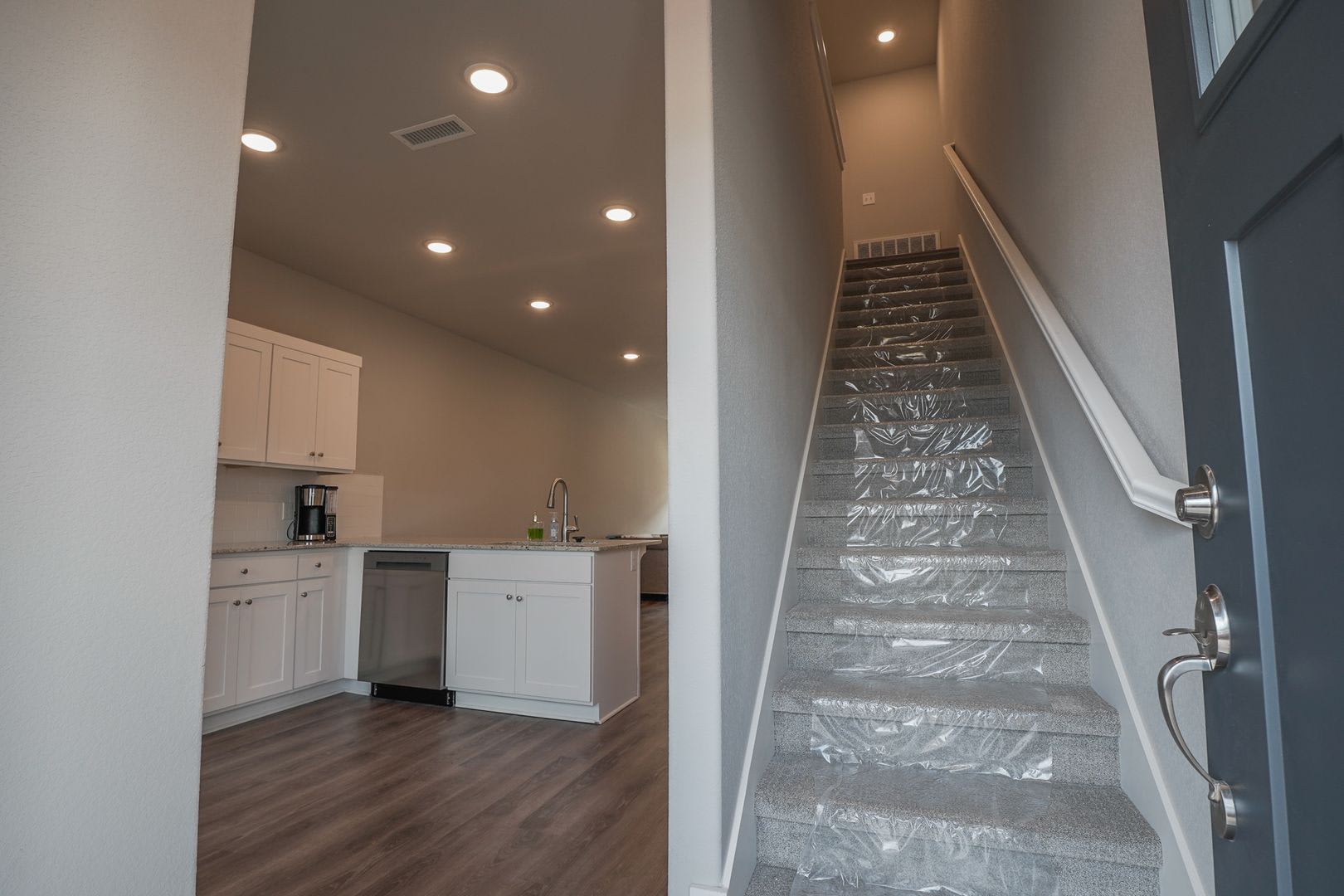 2 bedroom 2.5 bath home located in Fayetteville, AR – photo 2