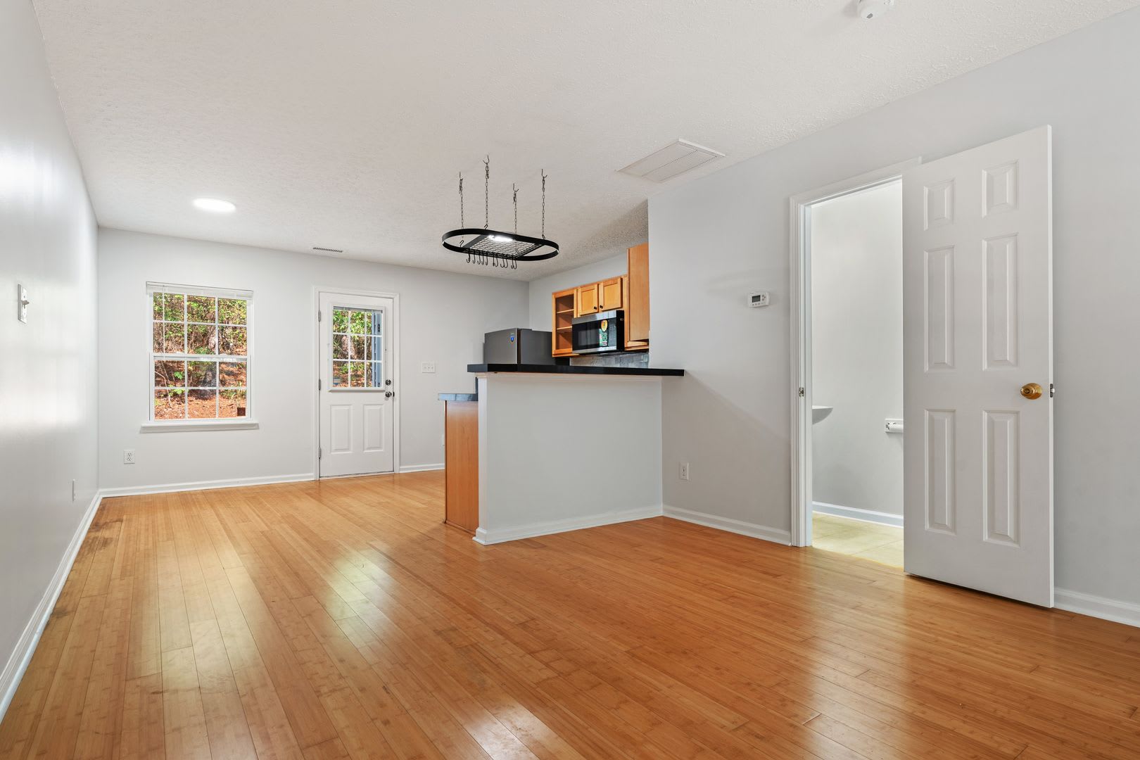 Newly Renovated 2 Bedroom Townhome! Great Location in Durham – photo 4