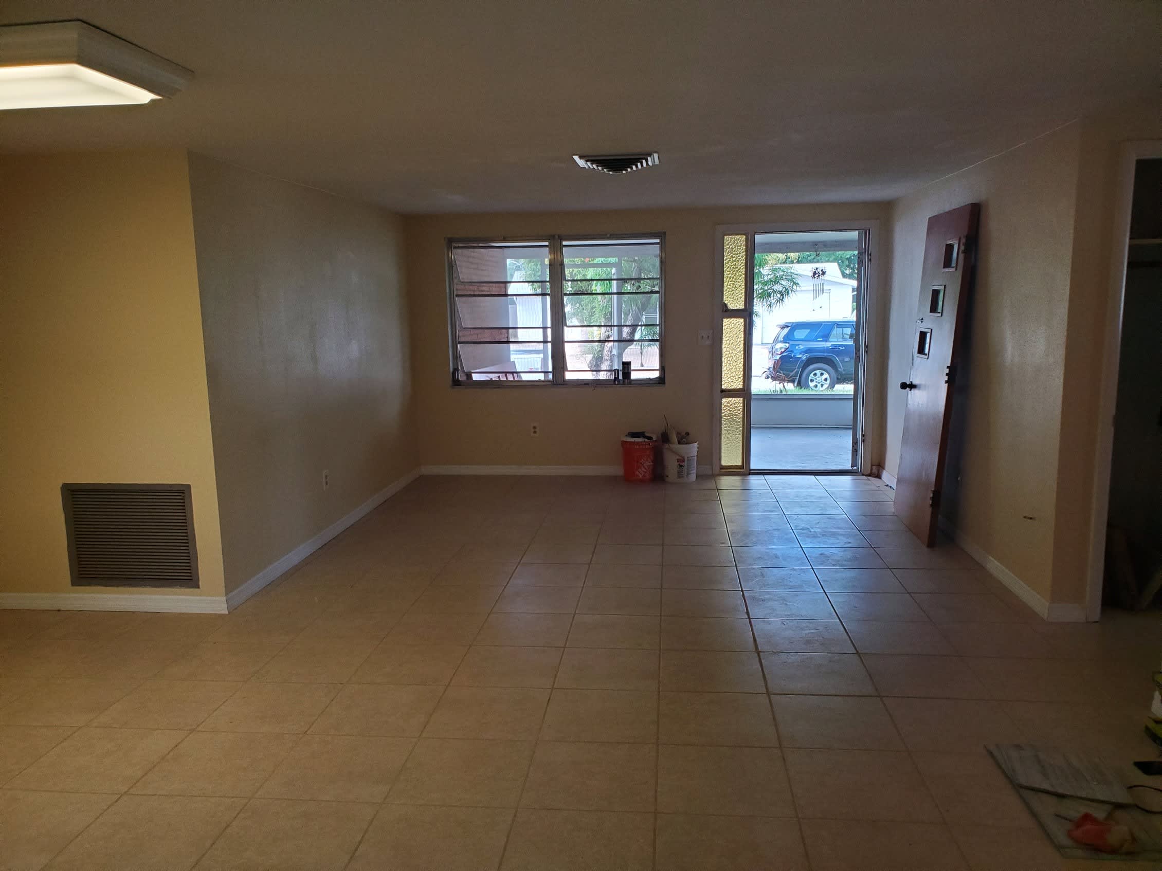 4624 Daphne St – photo 2