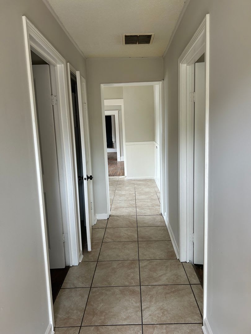 4 BR 2 bath – photo 2