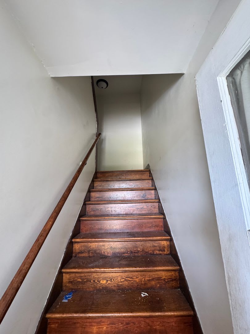2 Bedroom 1 Bath Apartment in West Mifflin – photo 2