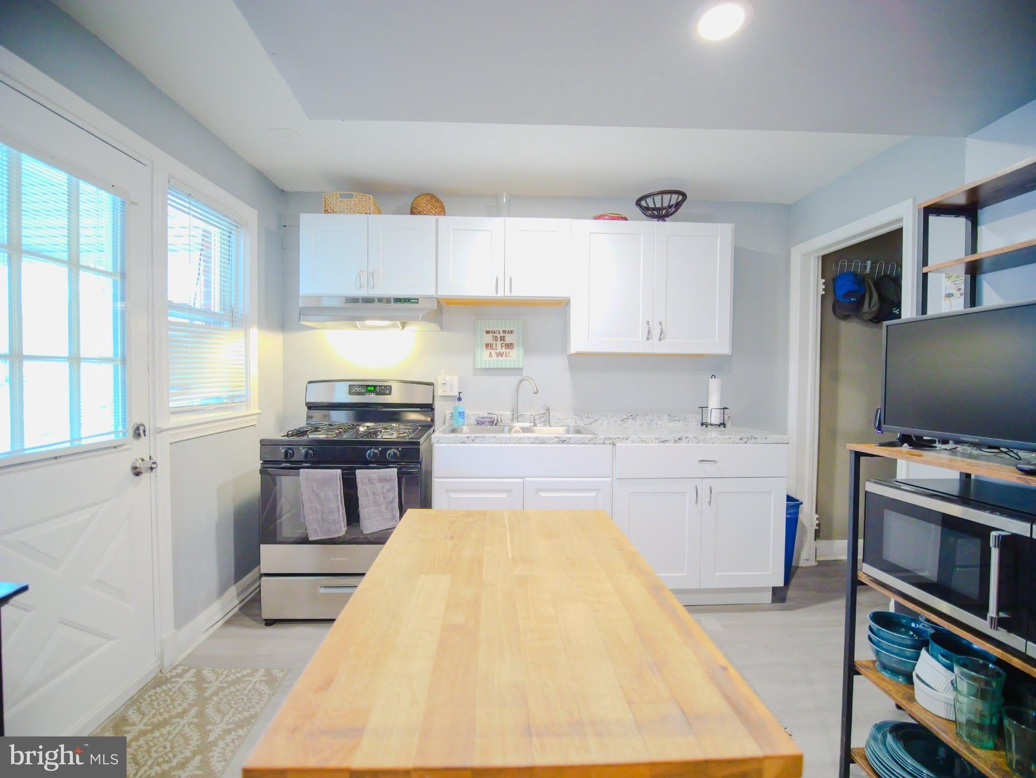 4011 BALFERN Avenue – photo 3