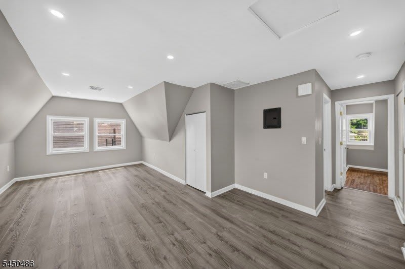 467-469 Summer Ave – photo 5