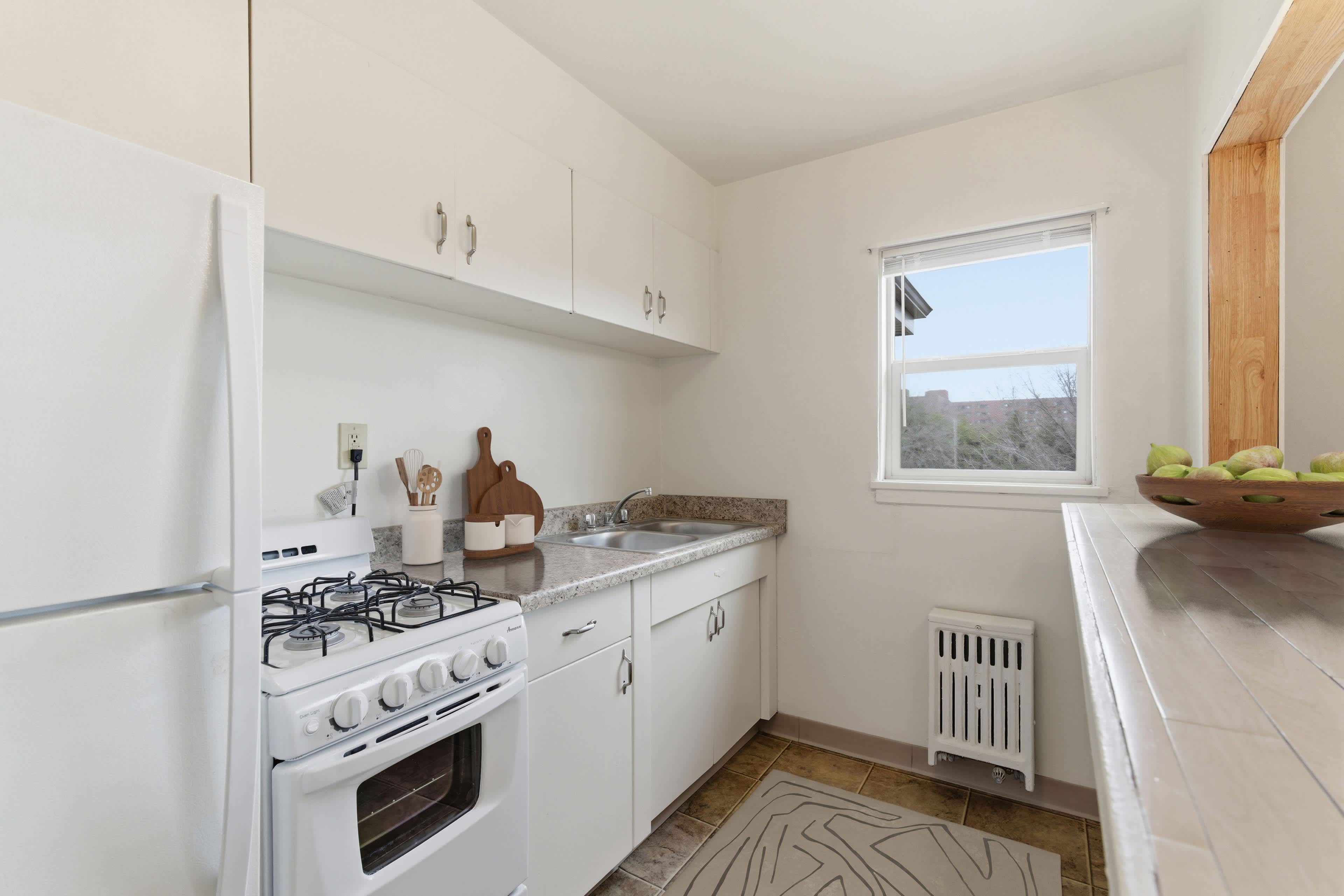 Uptown West Apartments – photo 3