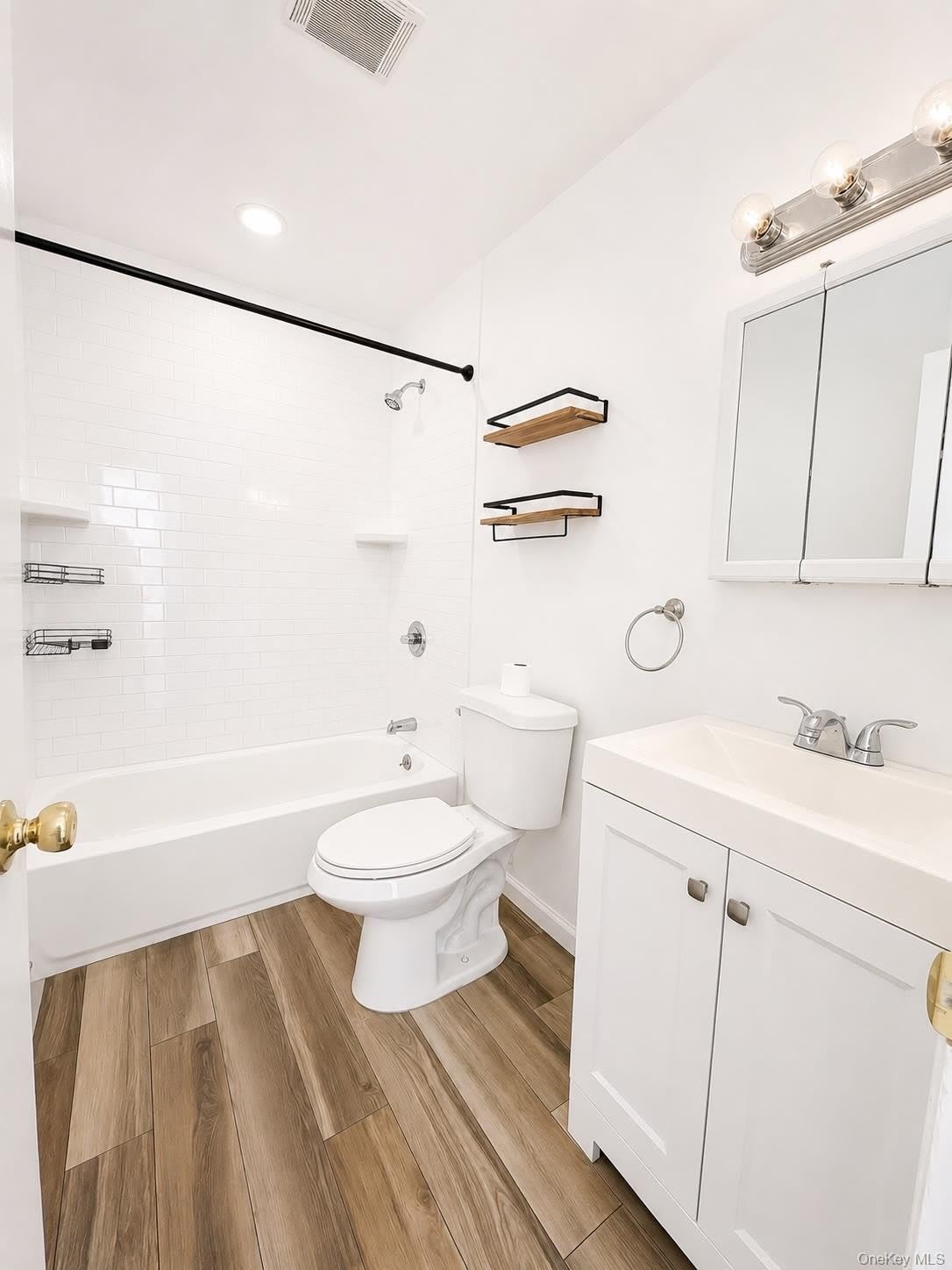 633 Wellwood Avenue – photo 4