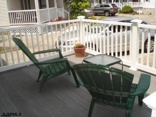 426 Canterbury Ct – photo 2