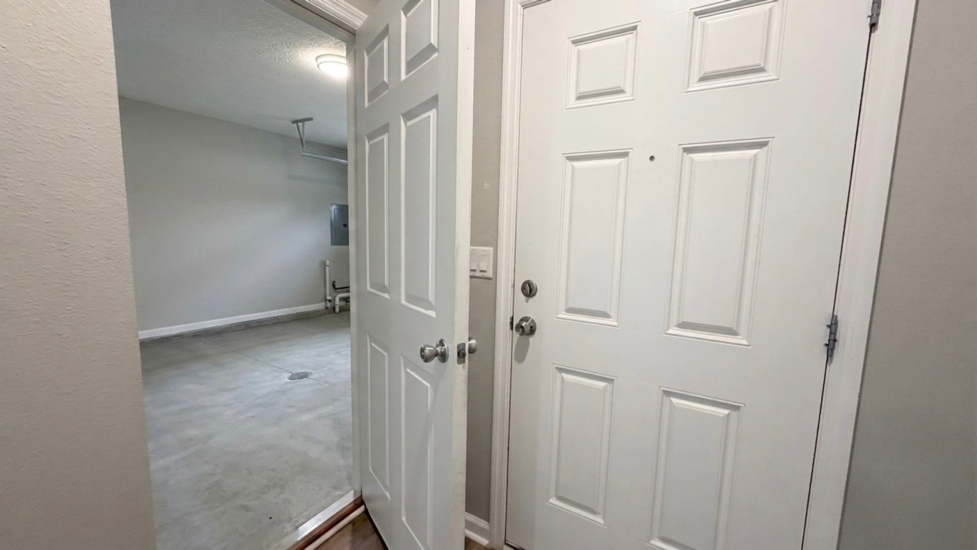 Orchard Park 3/2.5 Townhome Available Now – photo 2