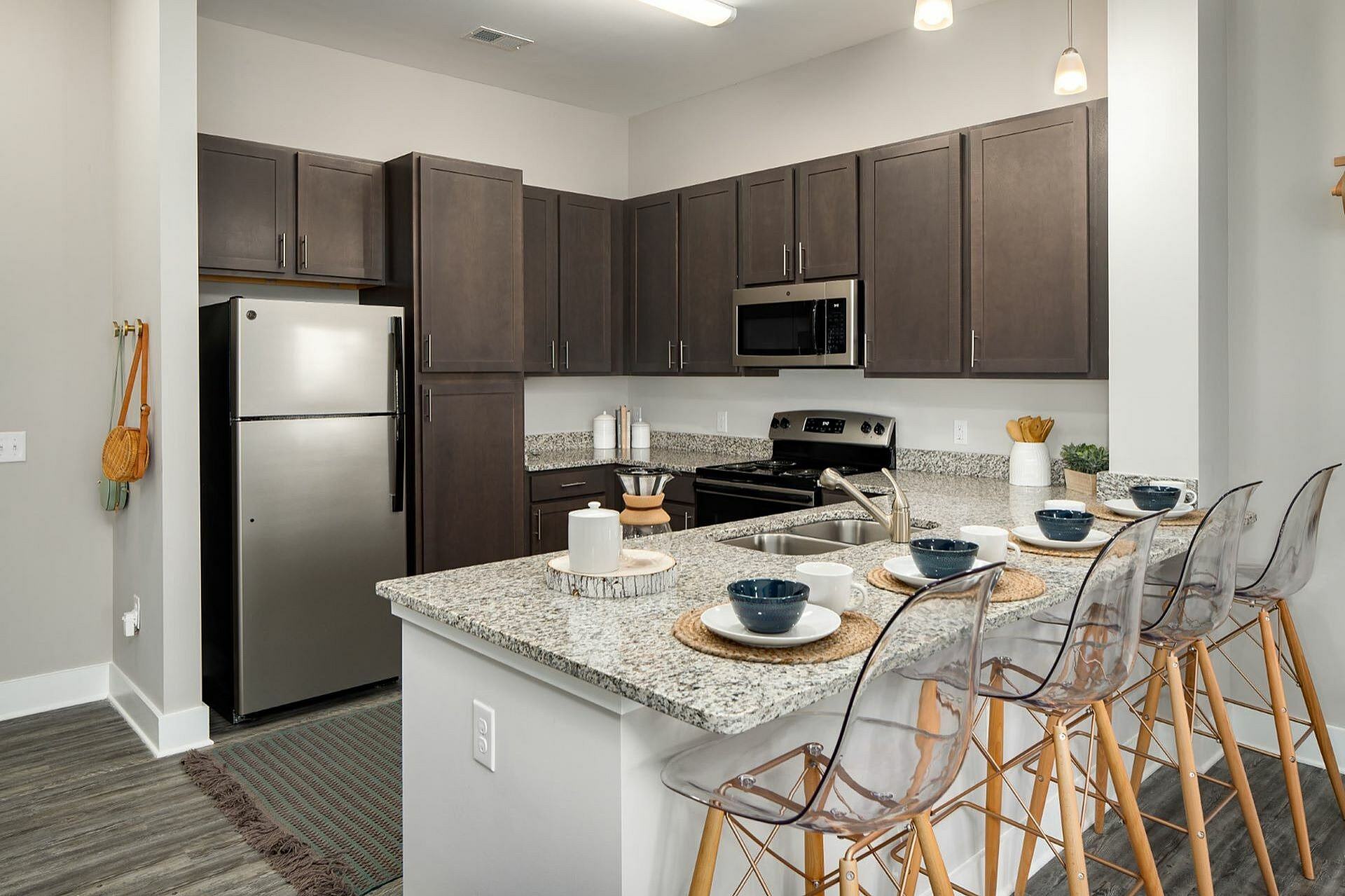 Abberly Solaire – photo 5
