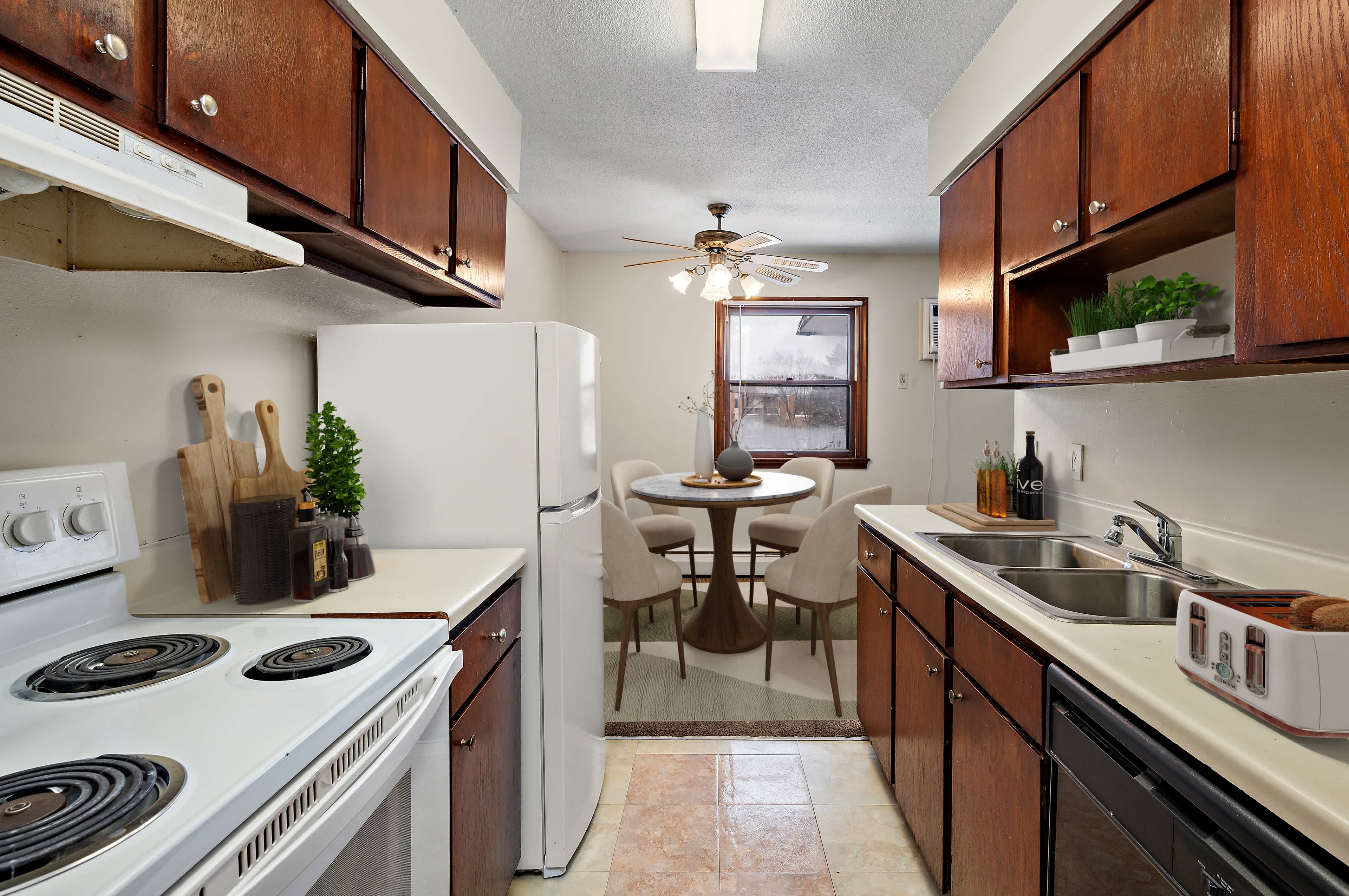 Kings Manor Apartments – photo 5