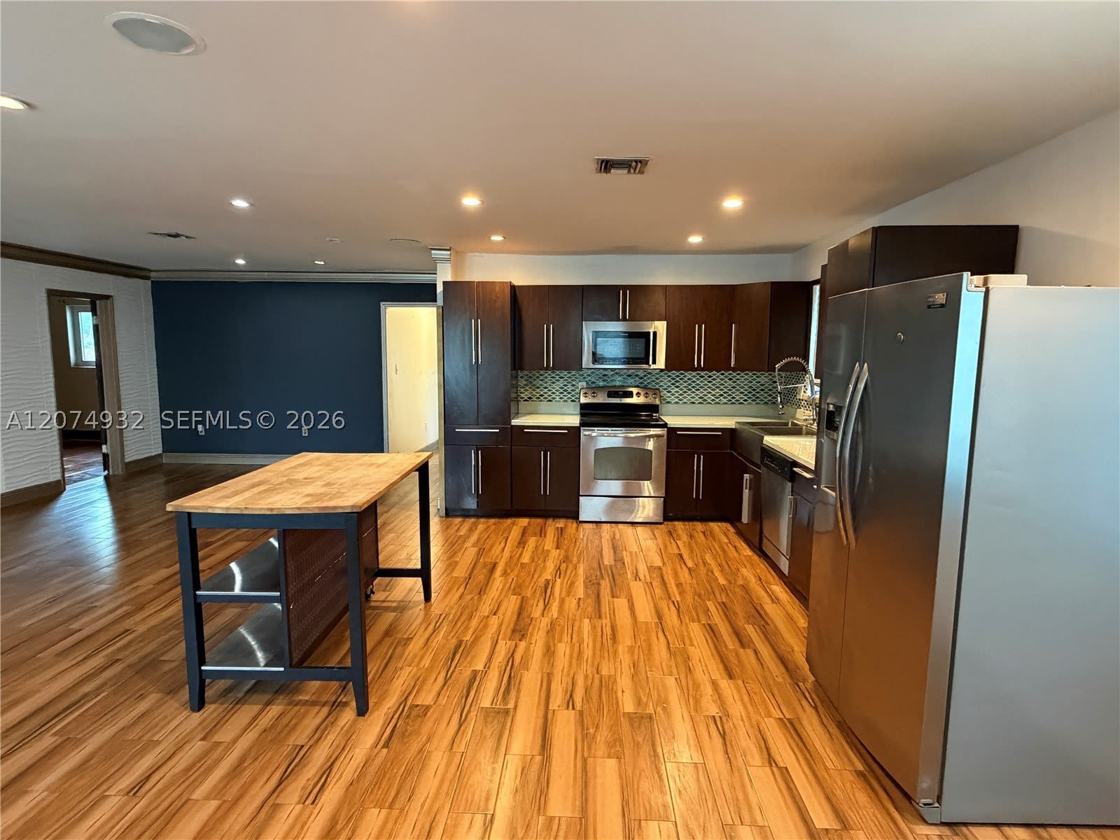 56 Nw 39Th St – photo 4