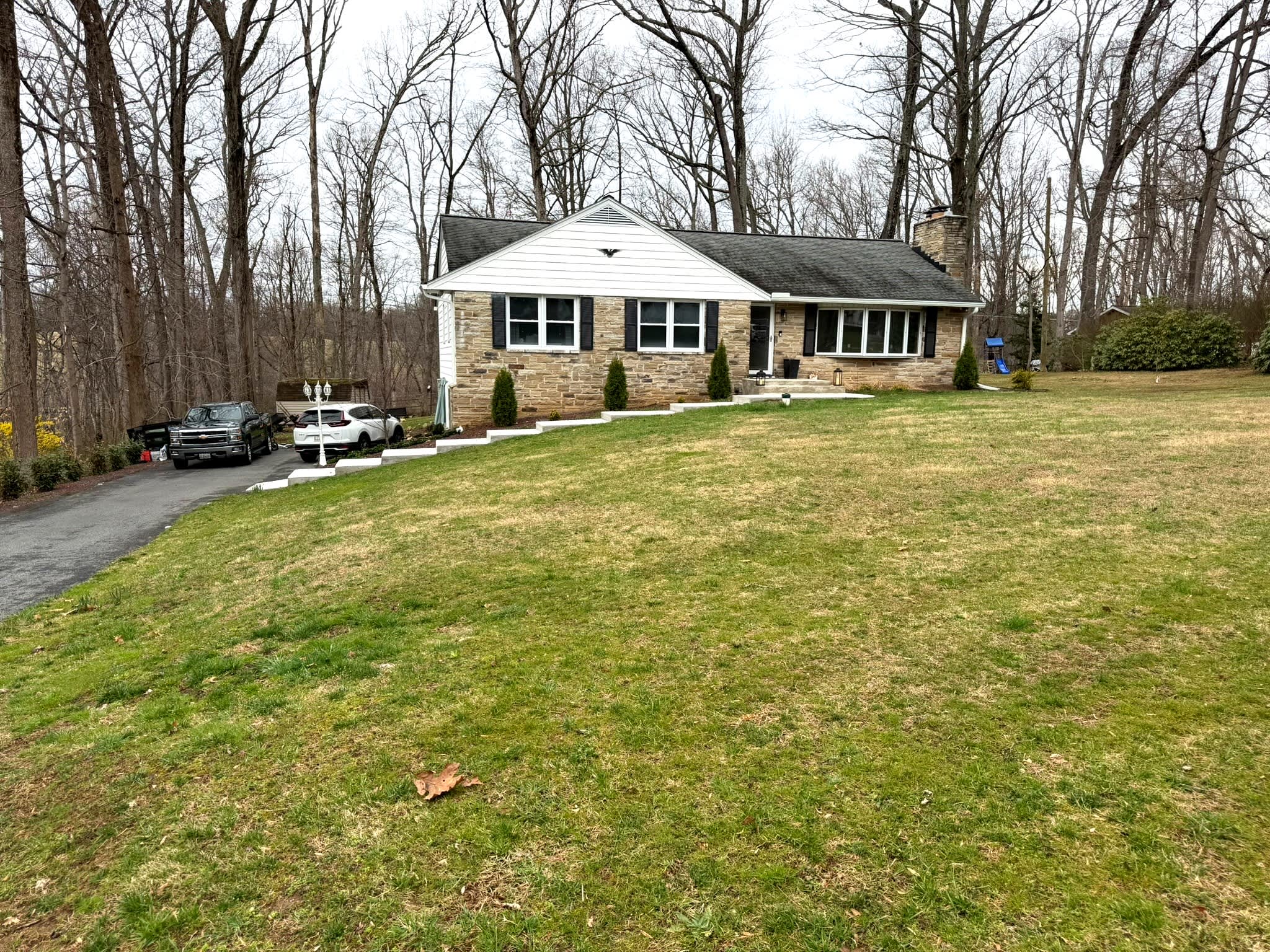 2119 Oaklyn Dr. – photo 2